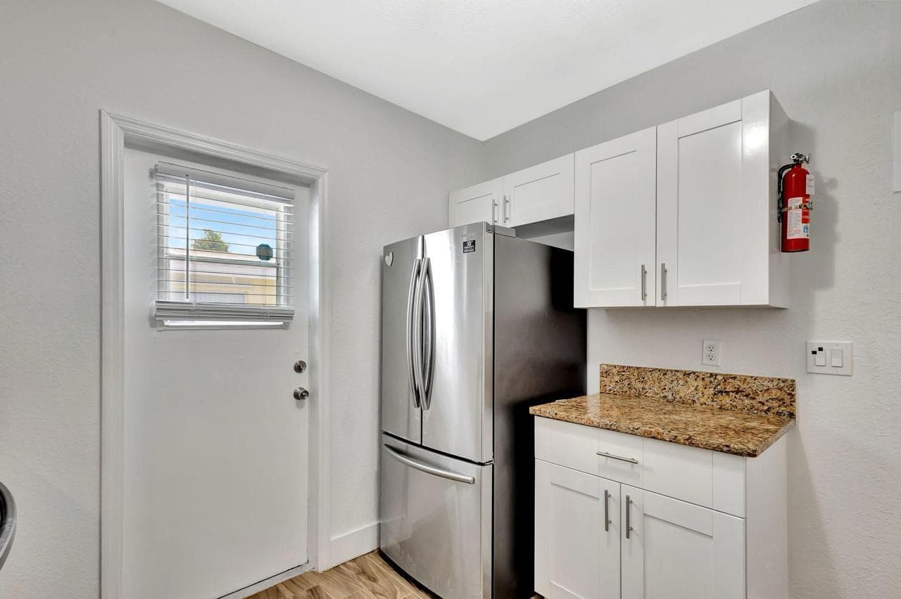 1075 W 30th Street, Riviera Beach, FL 33404 — photo 4 of 67