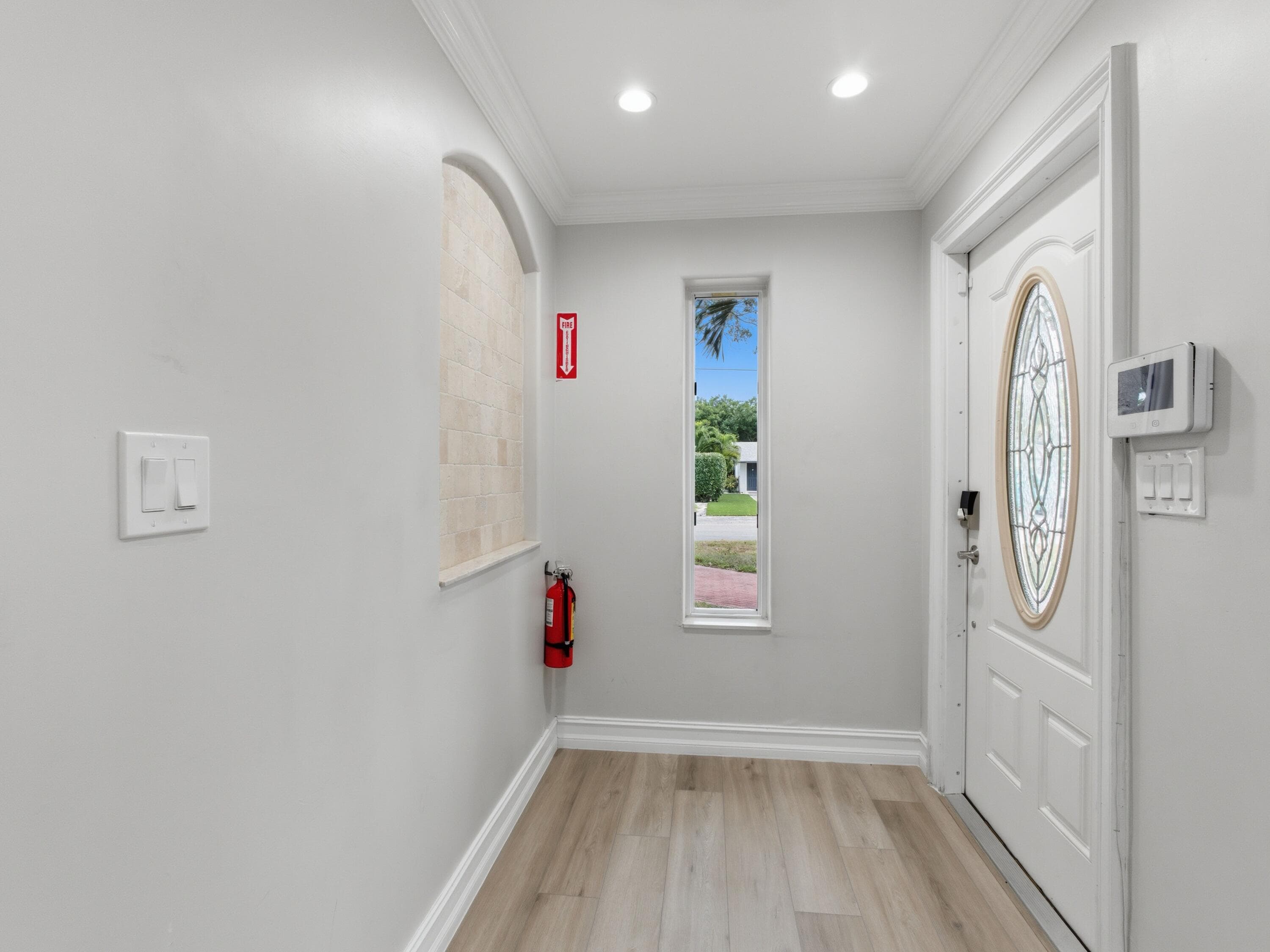 1921 NE 28th Court, Lighthouse Point, FL 33064 — photo 5 of 39