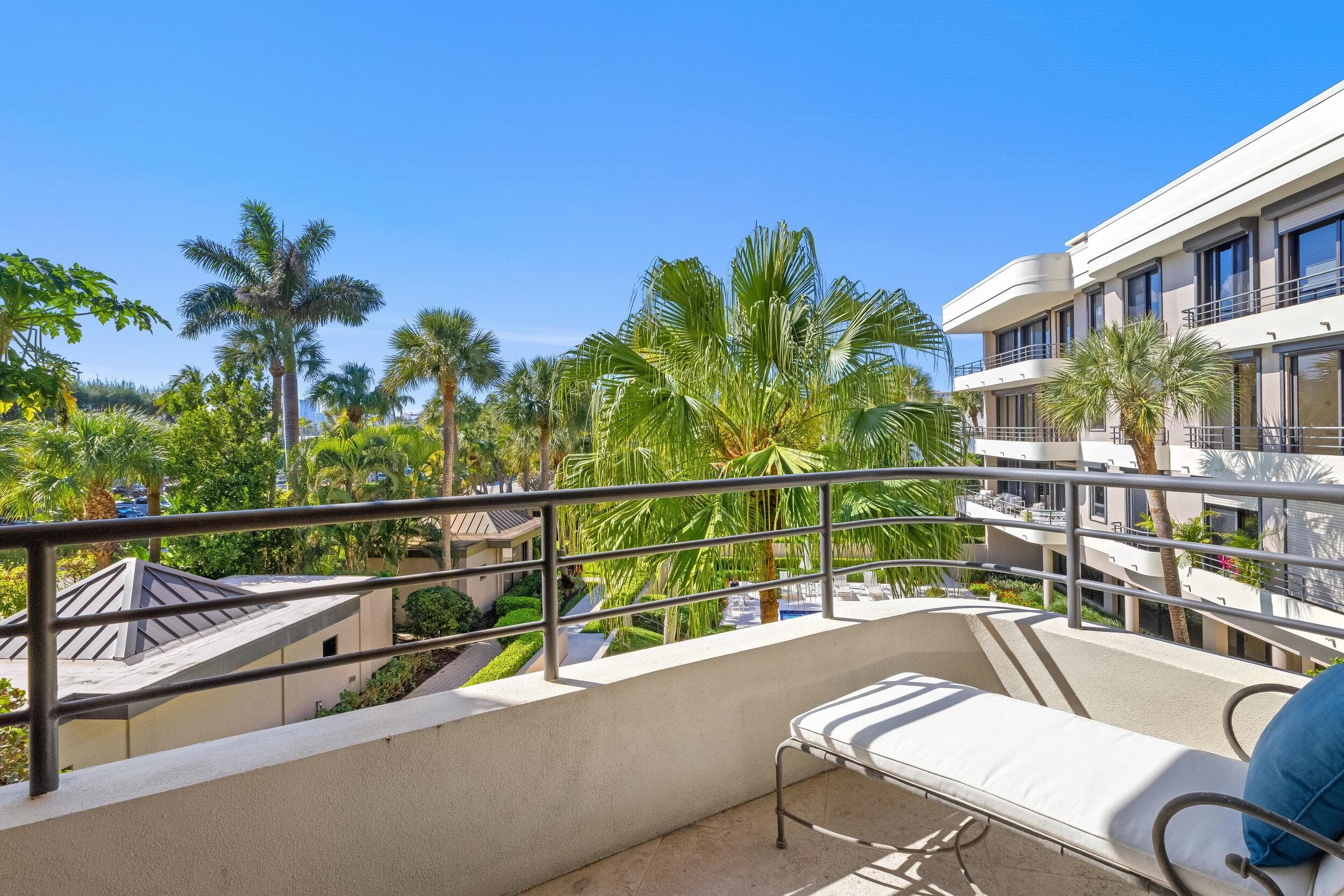120 Sunset Avenue W 3 D, Palm Beach, FL 33480 — photo 24 of 41