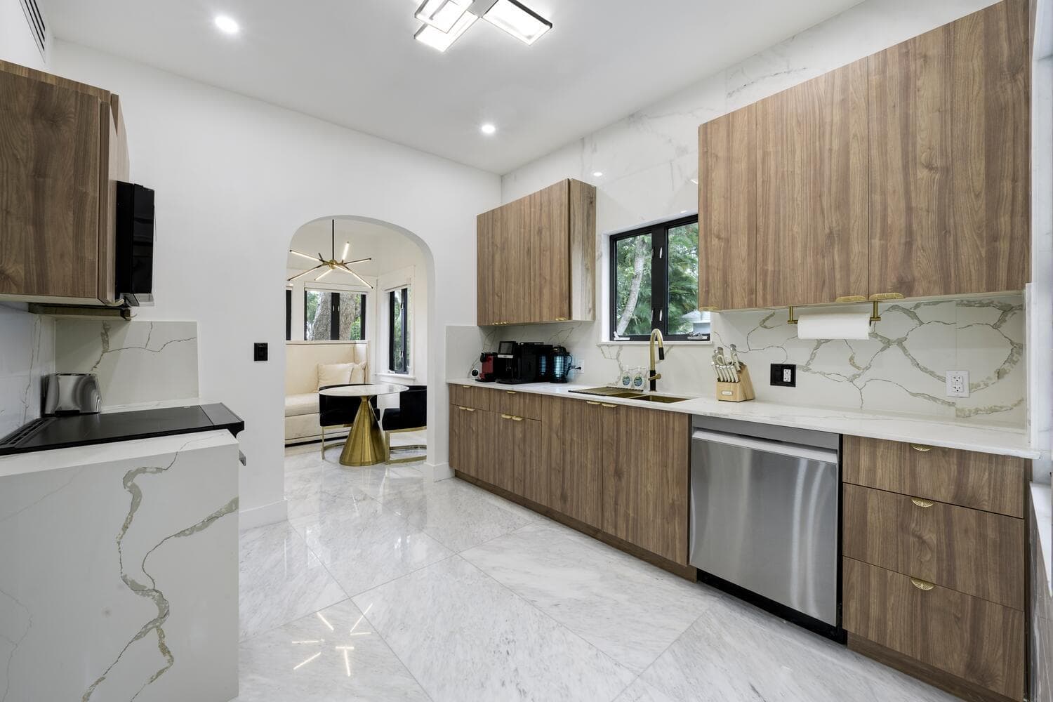 1629 S Lakeside Drive, Lake Worth Beach, FL 33460 — photo 4 of 42