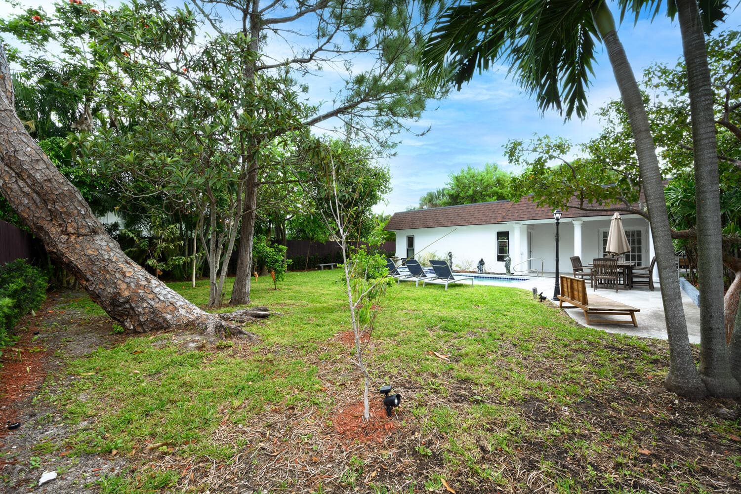 1629 S Lakeside Drive, Lake Worth Beach, FL 33460 — photo 23 of 42