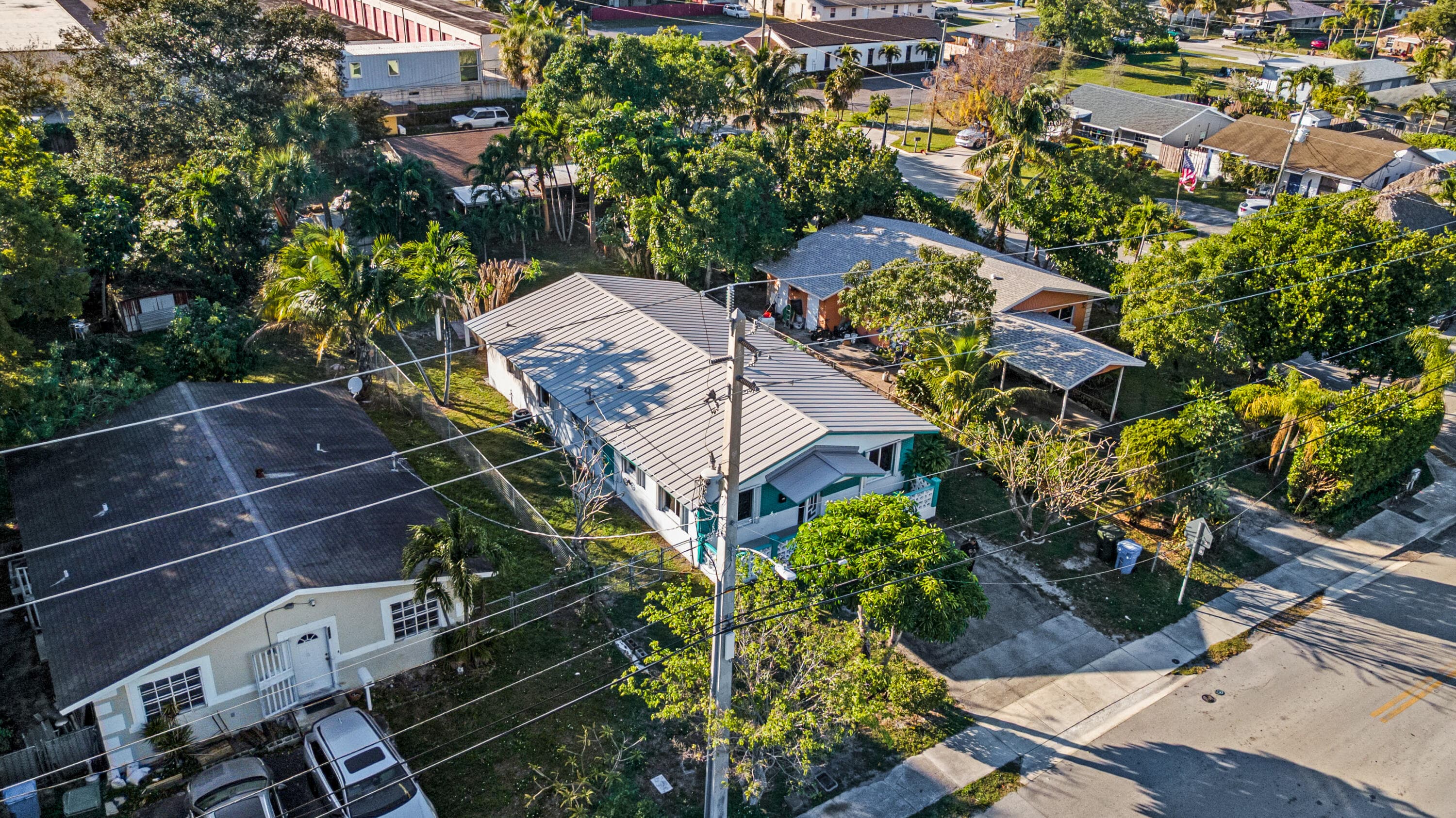3443 NE 3rd Avenue, Oakland Park, FL 33334 — photo 6 of 59