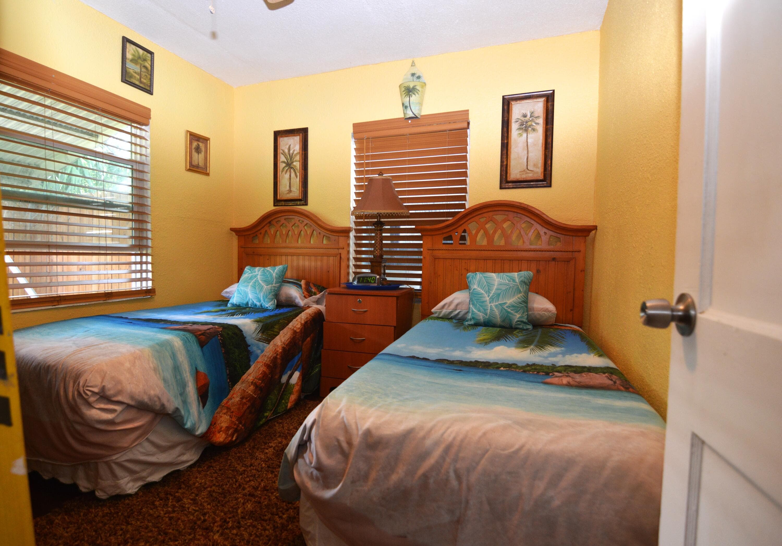 711 Cedar Place, Fort Pierce, FL 34950 — photo 3 of 9