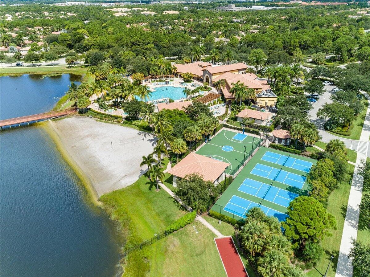 627 Castle Drive, Palm Beach Gardens, FL 33410 — photo 44 of 66