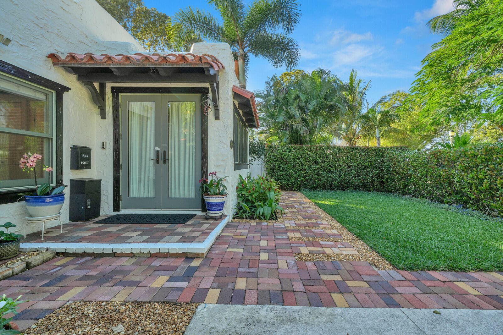 744 Penn Street, West Palm Beach, FL 33401 — photo 2 of 53