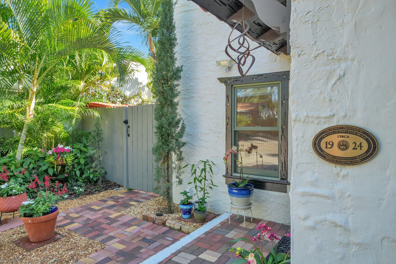 744 Penn Street, West Palm Beach, FL 33401 — photo 3 of 53