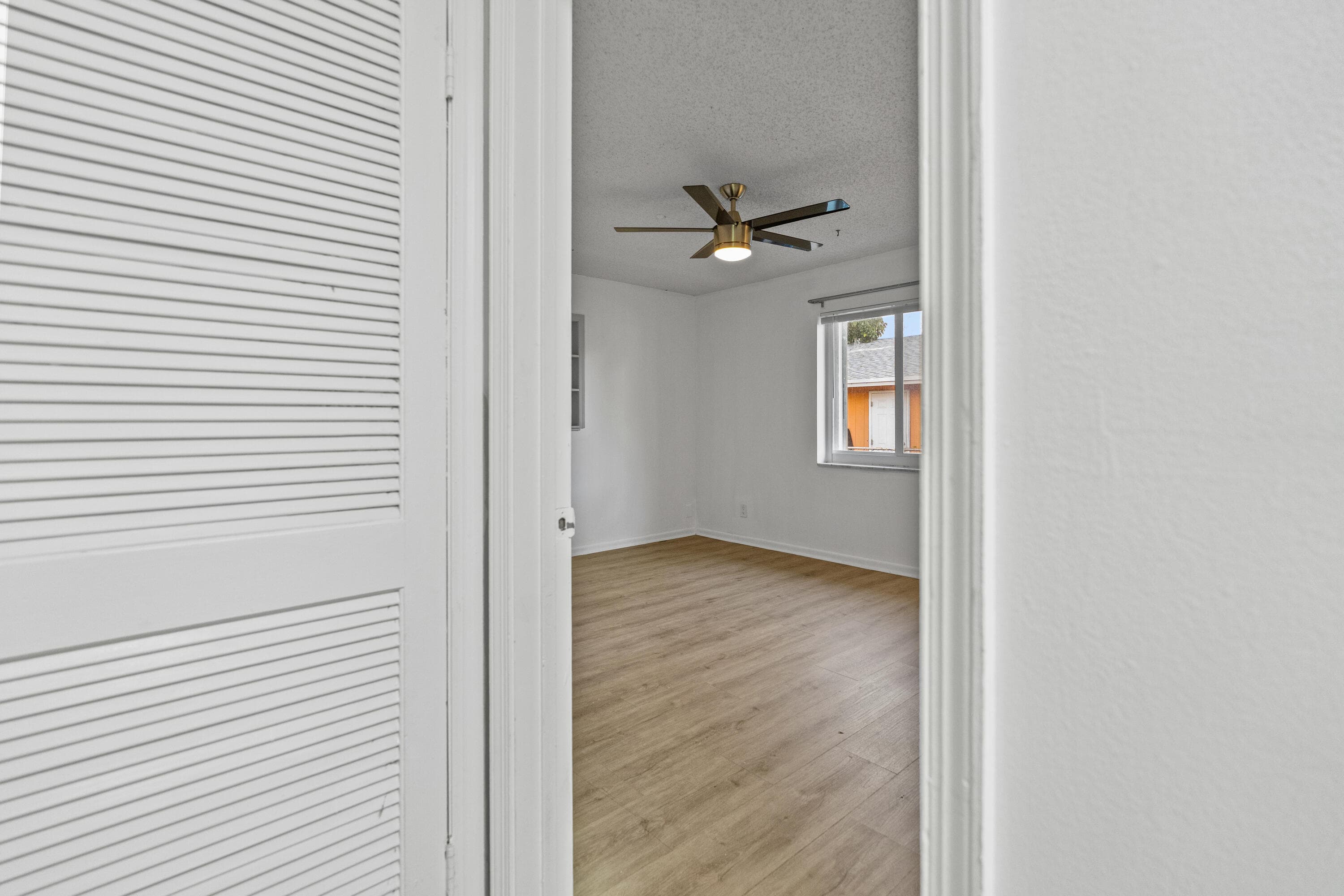 3443 NE 3rd Avenue, Oakland Park, FL 33334 — photo 24 of 59