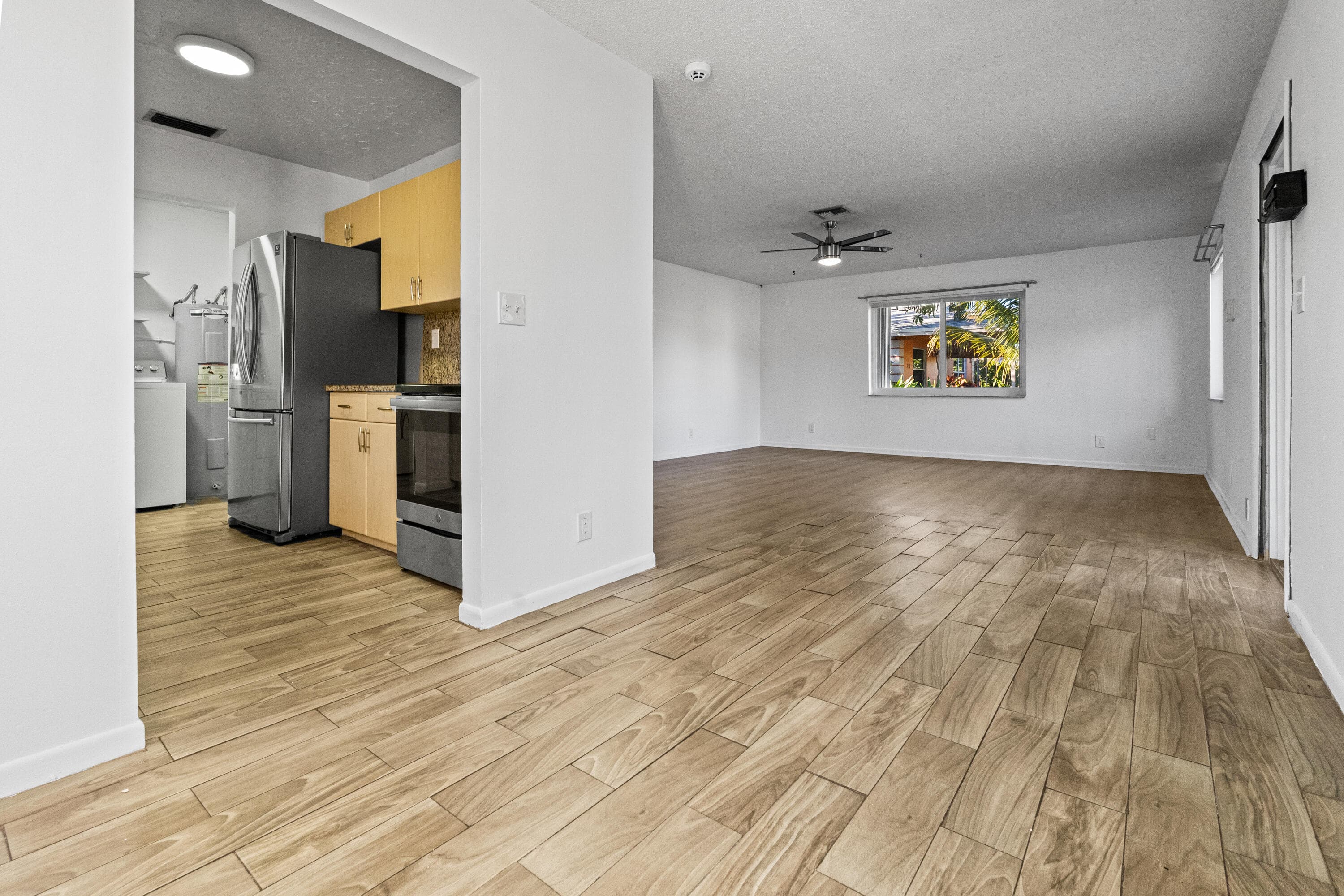 3443 NE 3rd Avenue, Oakland Park, FL 33334 — photo 34 of 59