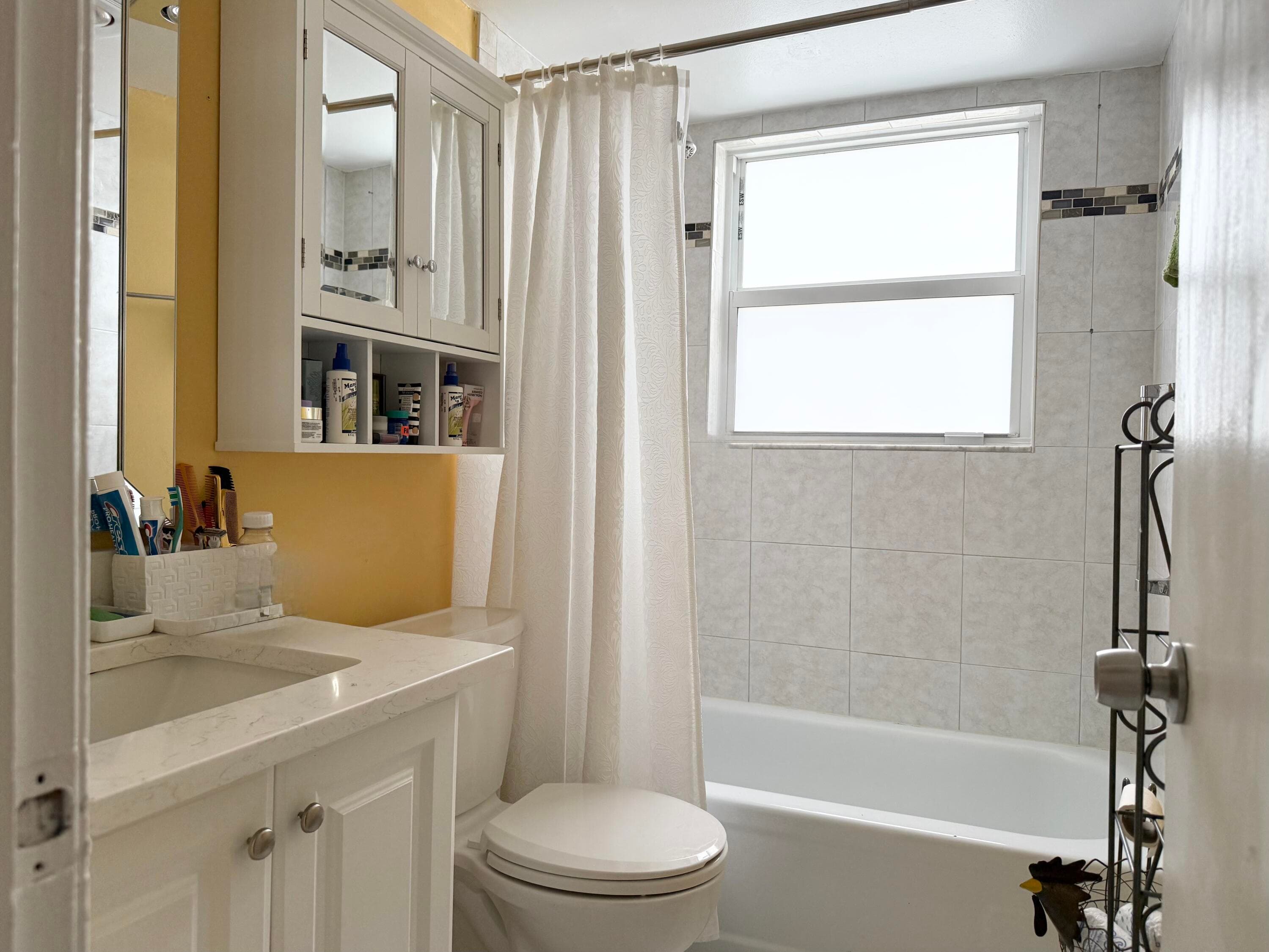 240 Northampton L, West Palm Beach, FL 33417 — photo 4 of 12