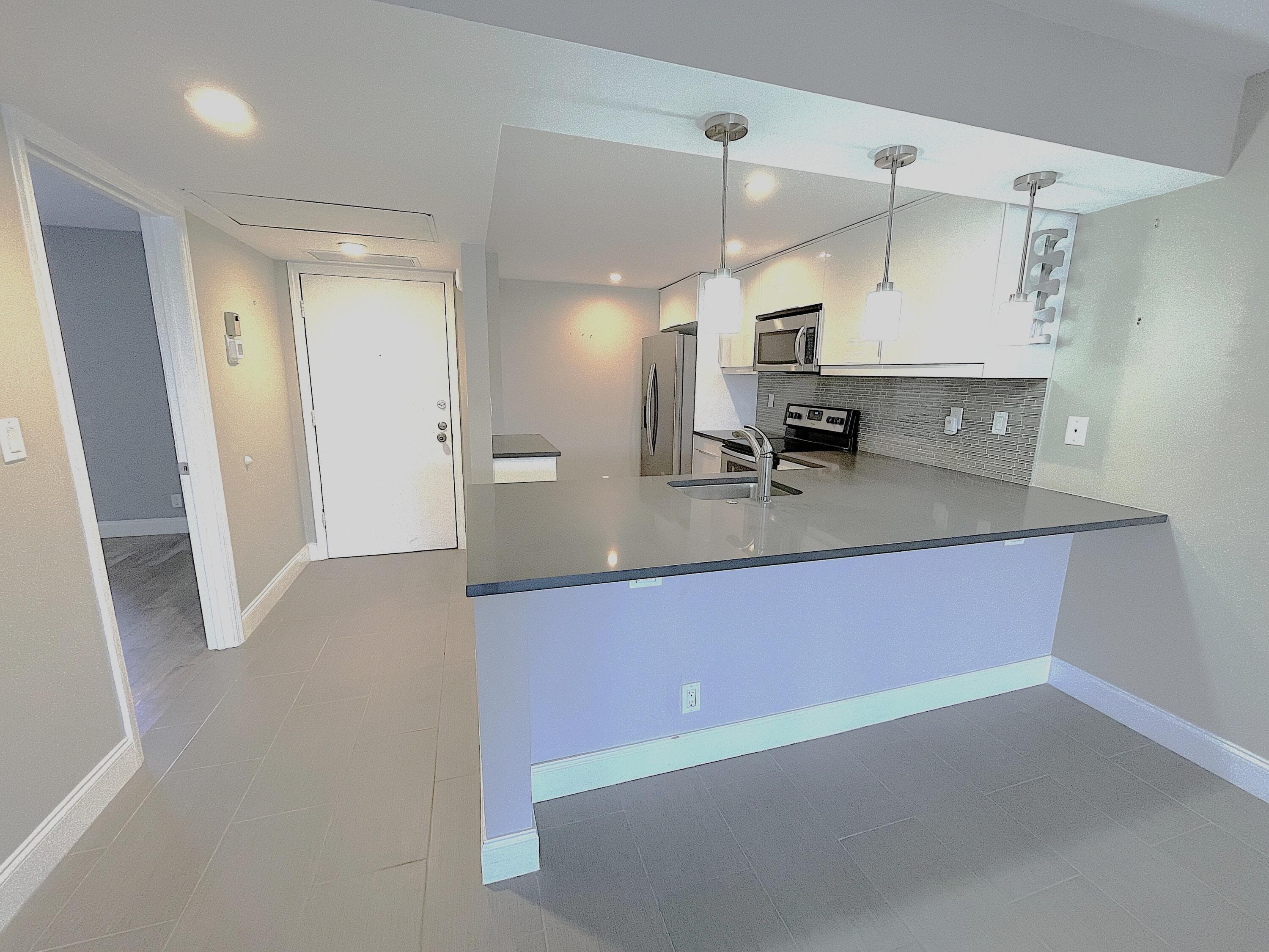 3 Royal Palm Way 2050, Boca Raton, FL 33432 — photo 2 of 27