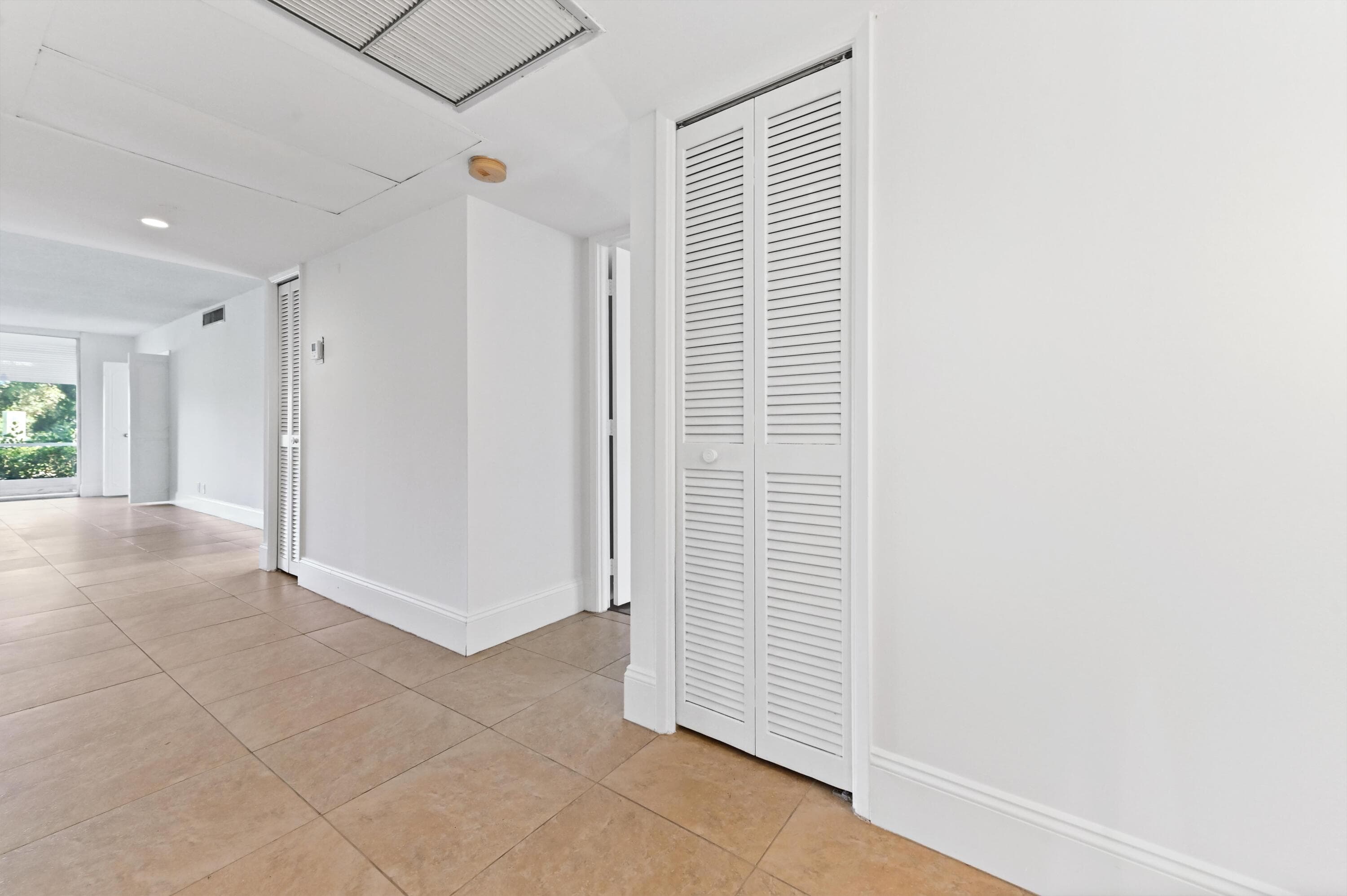 2851 S Palm Aire Drive 101, Pompano Beach, FL 33069 — photo 8 of 35