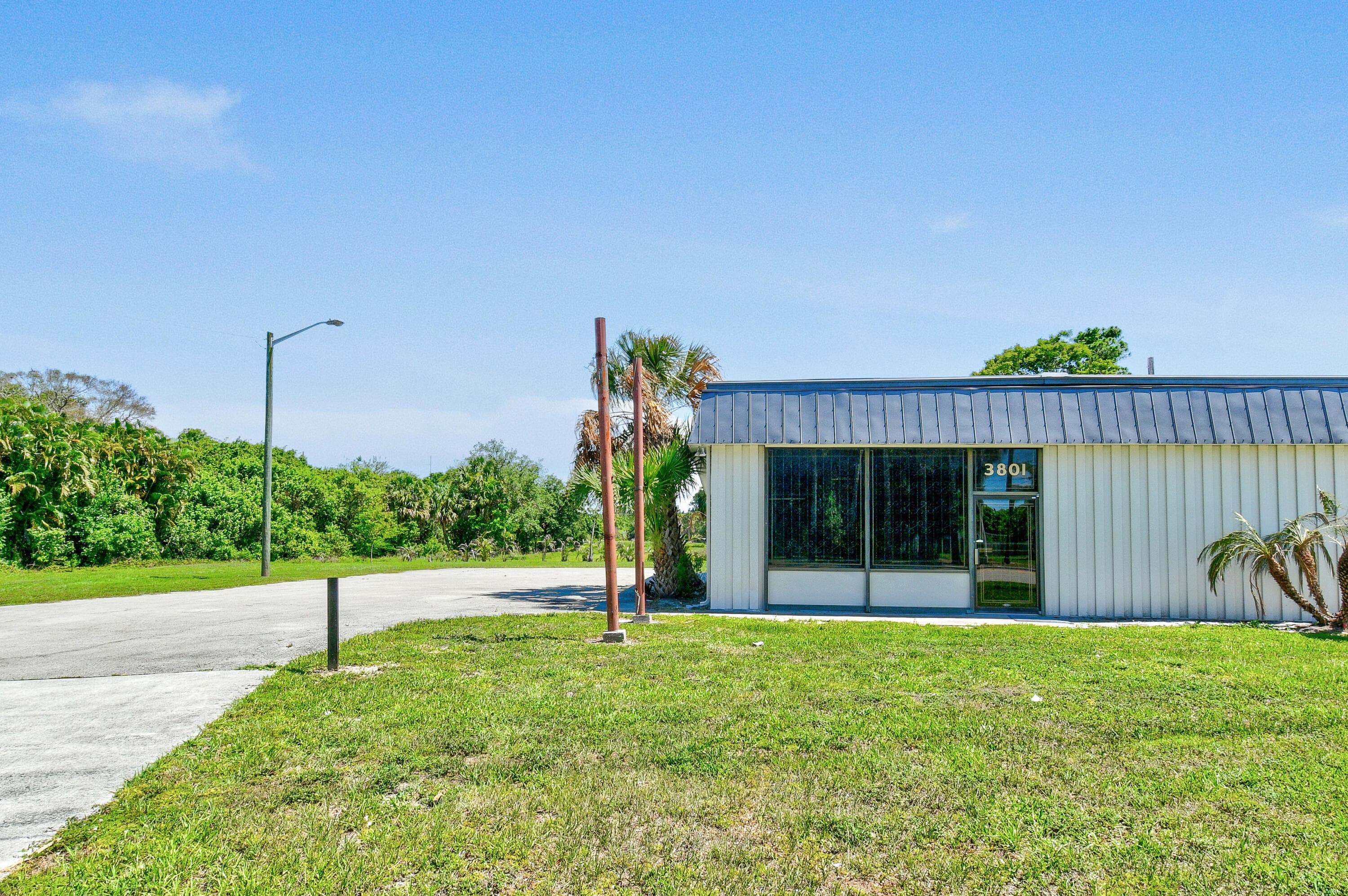 3801 Okeechobee Road, Fort Pierce, FL 34947 — photo 1 of 14