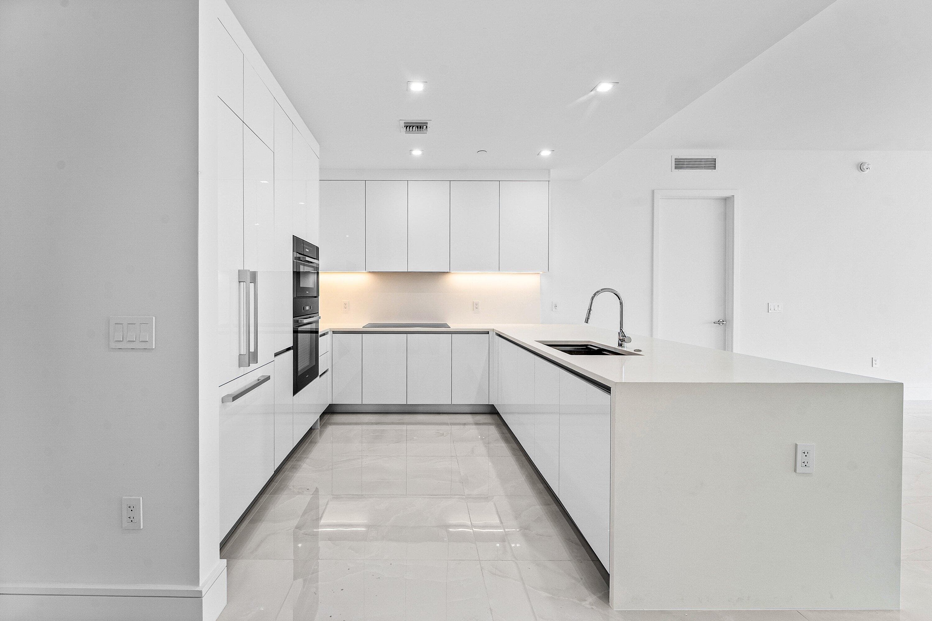 220 Lake Shore Drive 2005, Lake Park, FL 33403 — photo 15 of 65