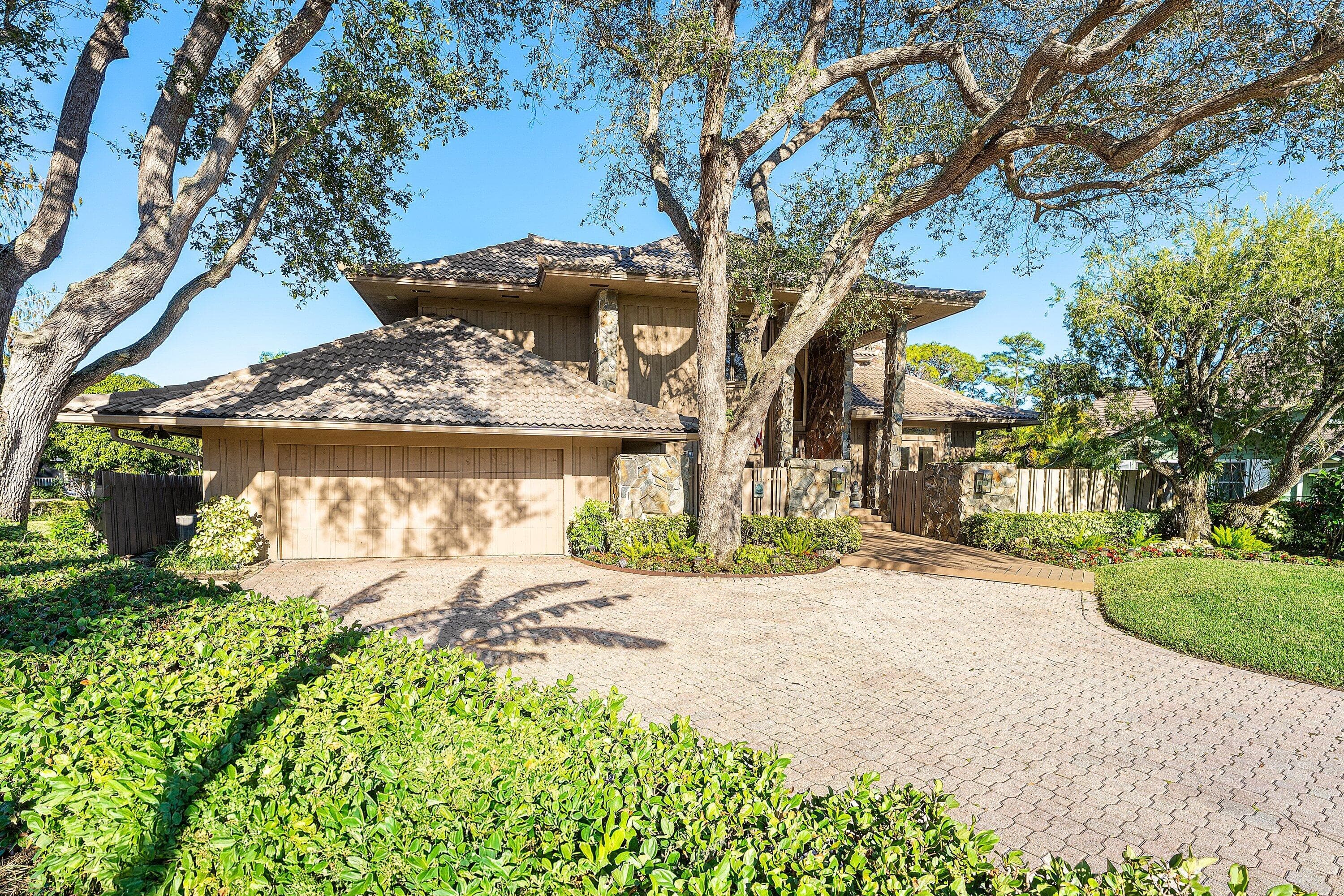 4 Sutherland Court, Palm Beach Gardens, FL 33418 — photo 40 of 67
