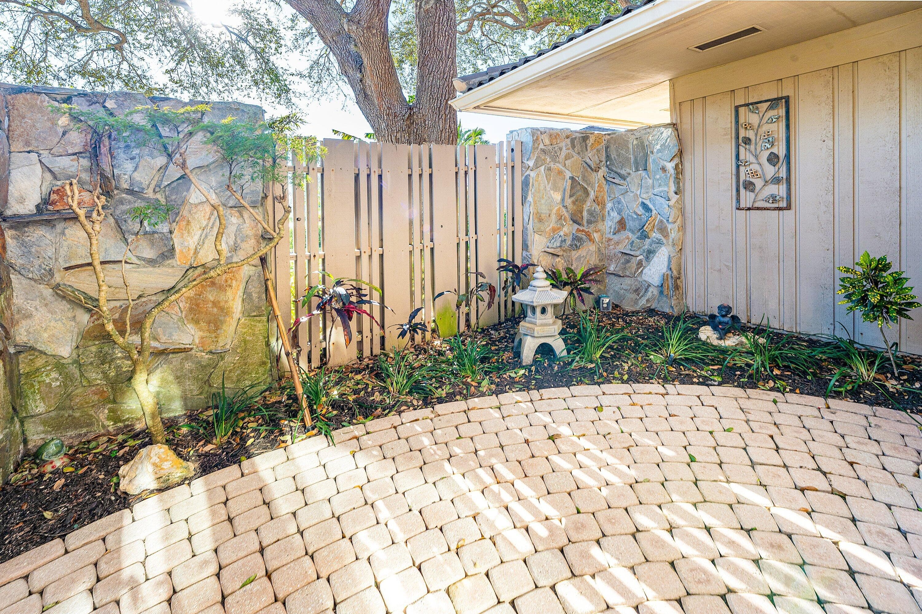 4 Sutherland Court, Palm Beach Gardens, FL 33418 — photo 56 of 67
