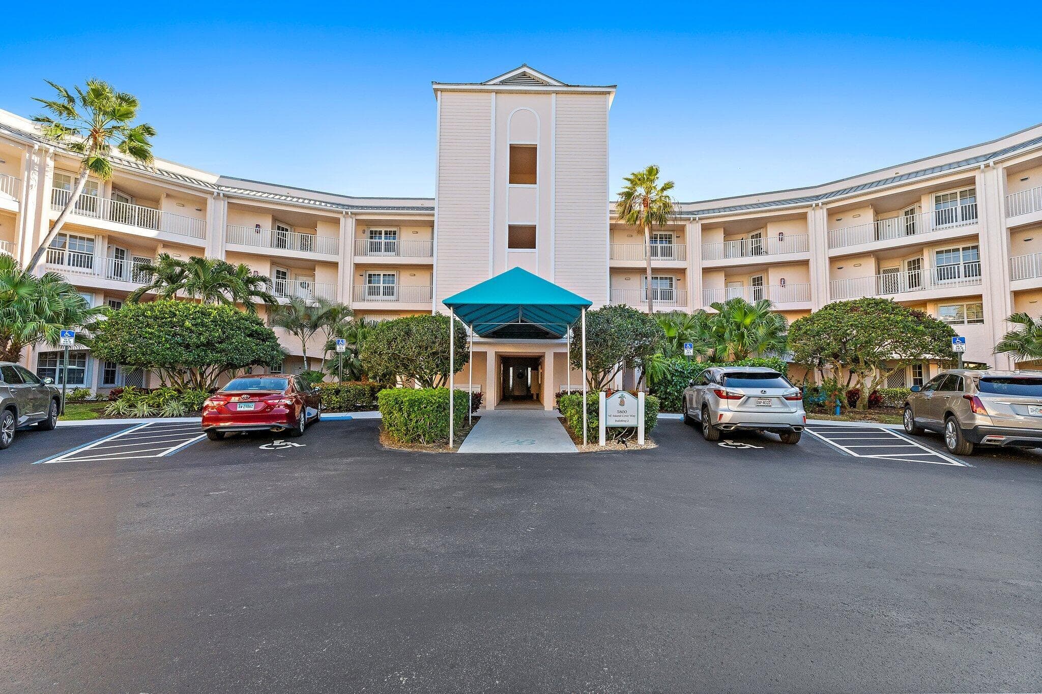 5800 NE Island Cove Way 2107, Stuart, FL 34996 — photo 5 of 43