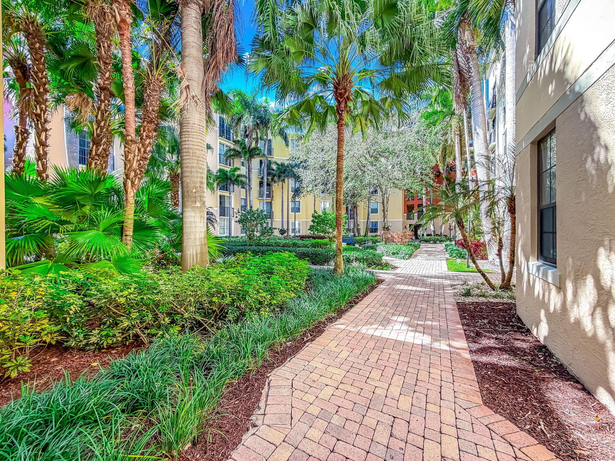 630 S Sapodilla Avenue 218, West Palm Beach, FL 33401 — photo 25 of 39
