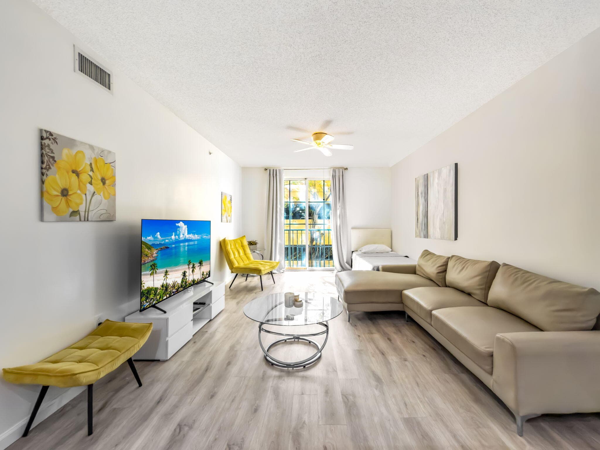630 S Sapodilla Avenue 218, West Palm Beach, FL 33401 — photo 6 of 39