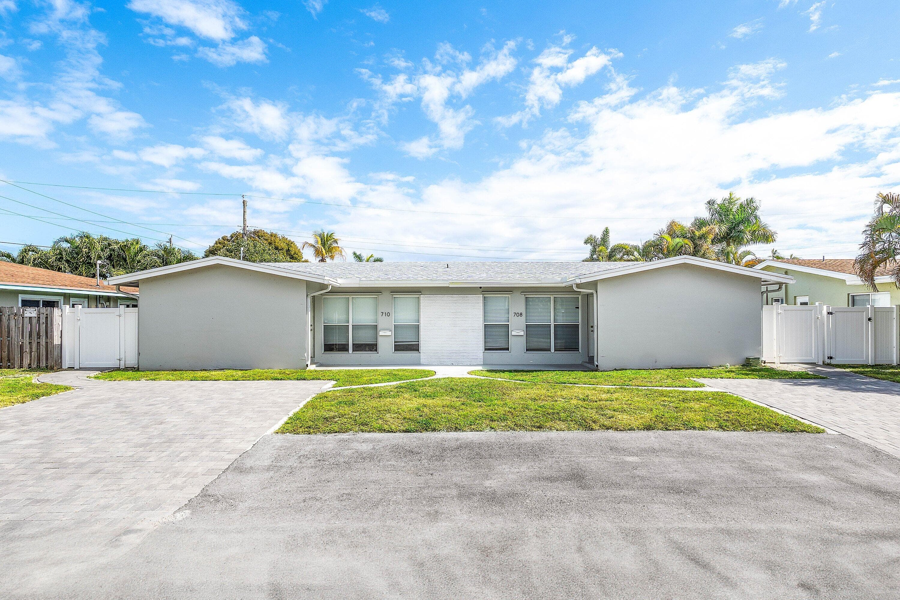 708-710 NE 23rd Avenue, Pompano Beach, FL 33062 — photo 1 of 43