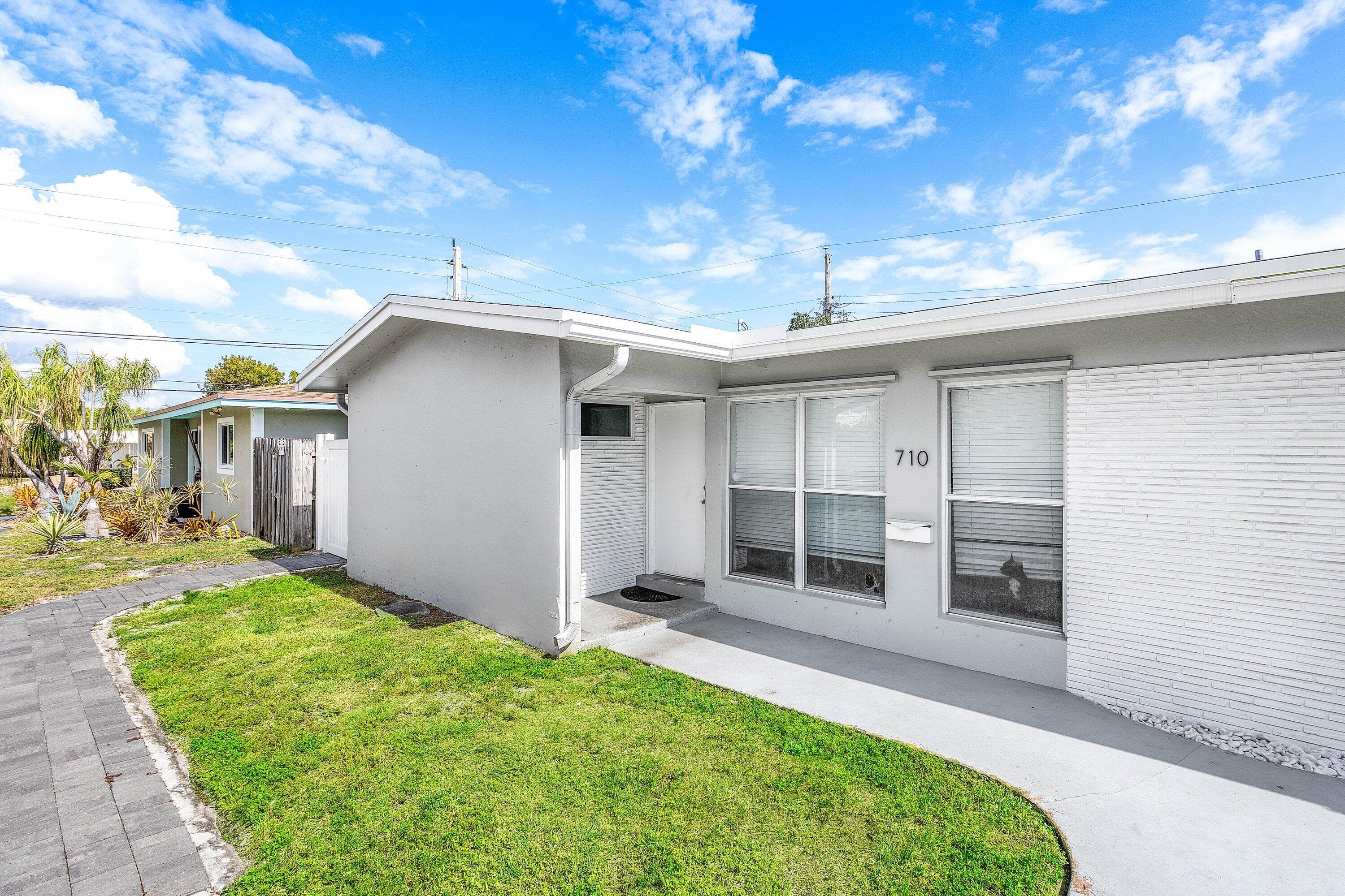 708-710 NE 23rd Avenue, Pompano Beach, FL 33062 — photo 5 of 43