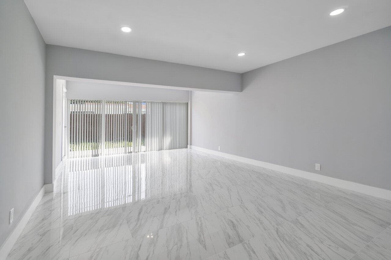 708-710 NE 23rd Avenue, Pompano Beach, FL 33062 — photo 11 of 43