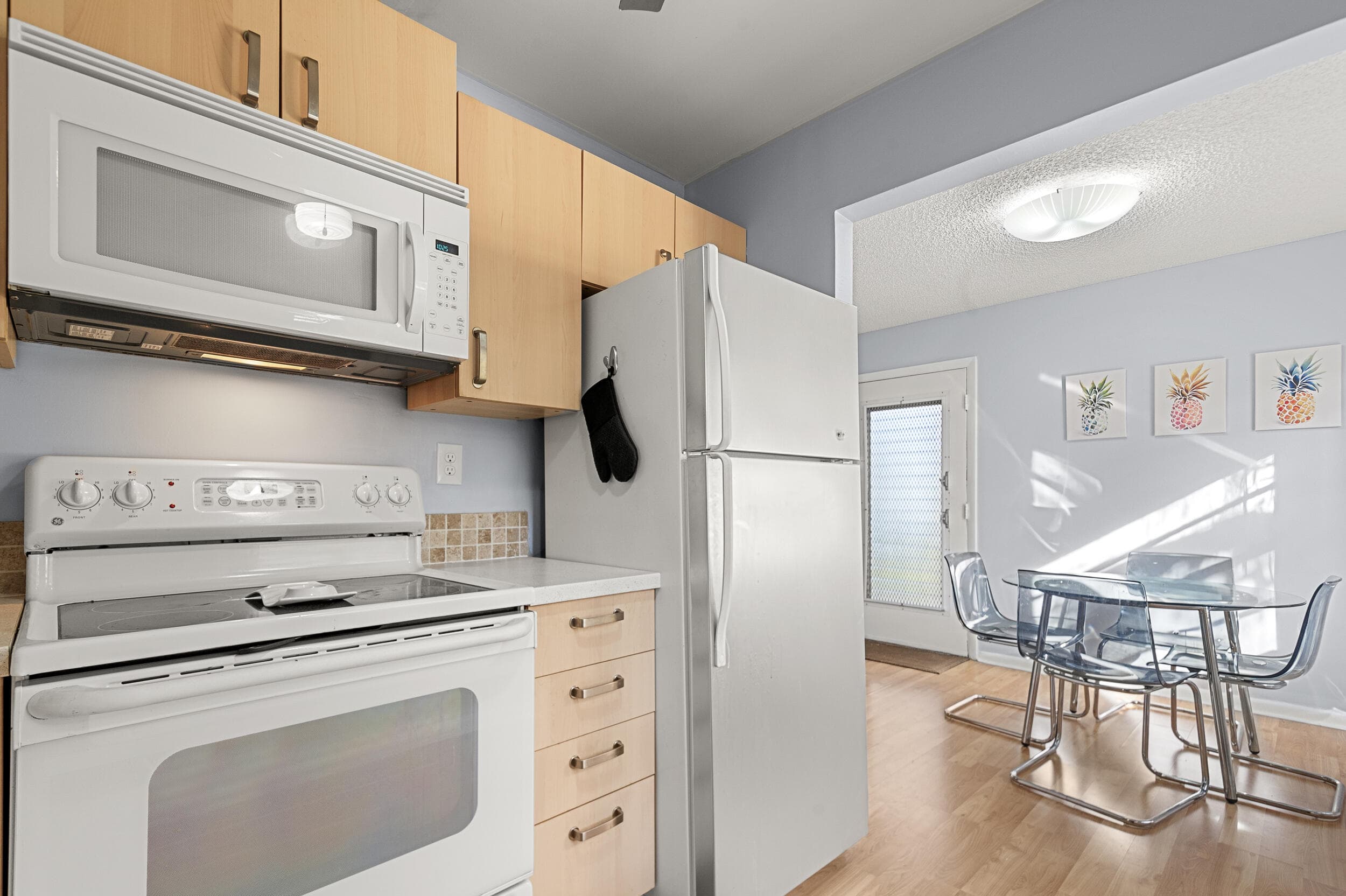 605 Flanders M, Delray Beach, FL 33484 — photo 9 of 48