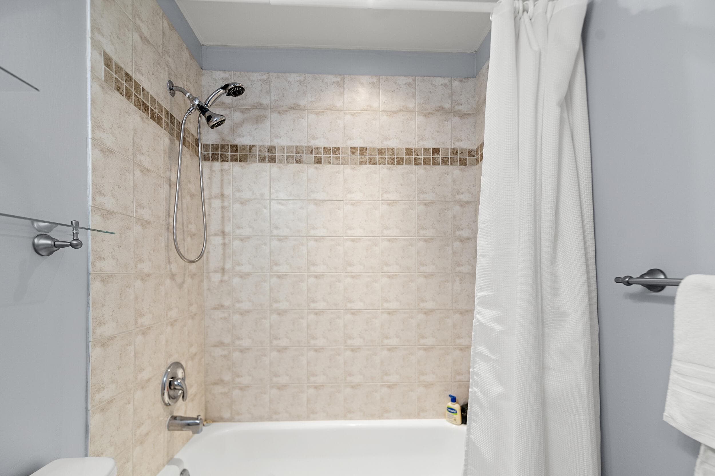 605 Flanders M, Delray Beach, FL 33484 — photo 11 of 48