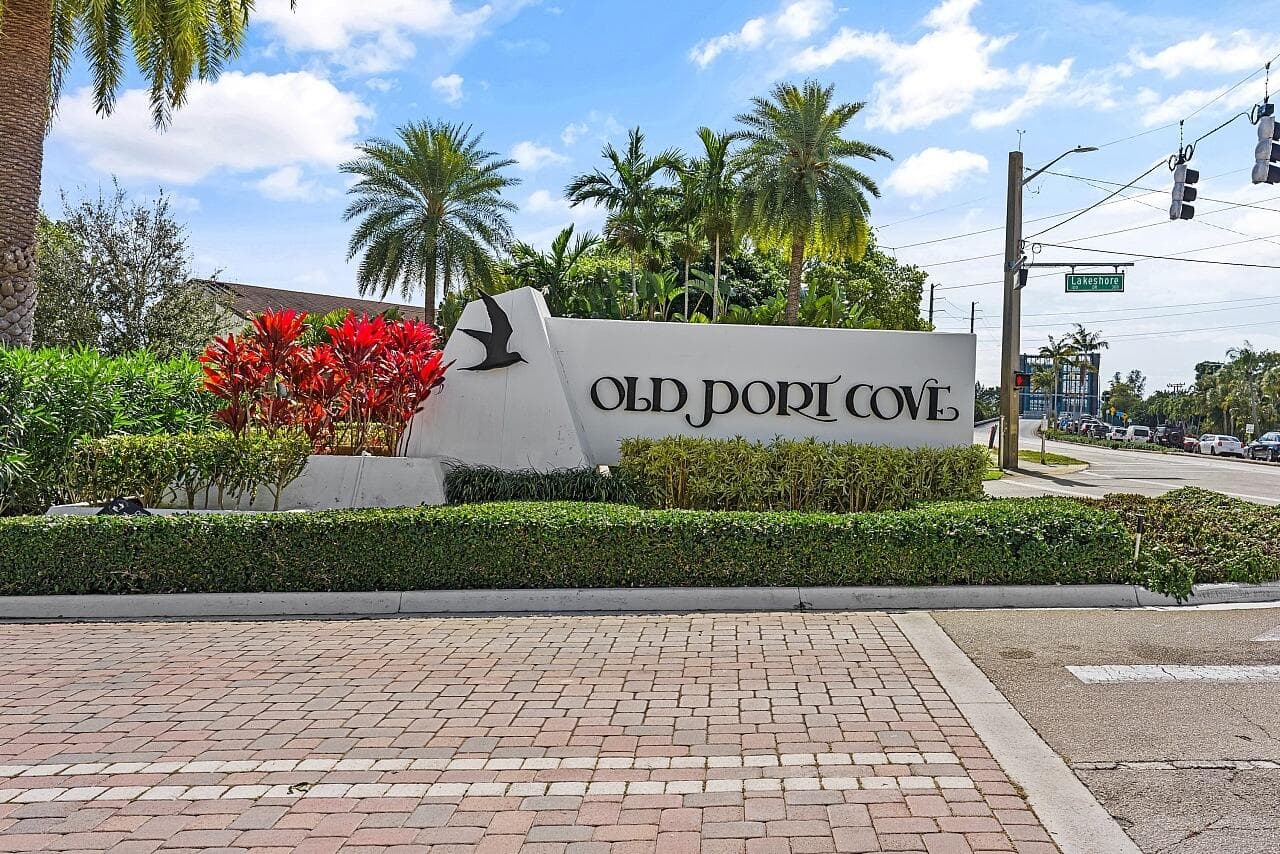 100 Lakeshore Drive 252, North Palm Beach, FL 33408 — photo 2 of 31