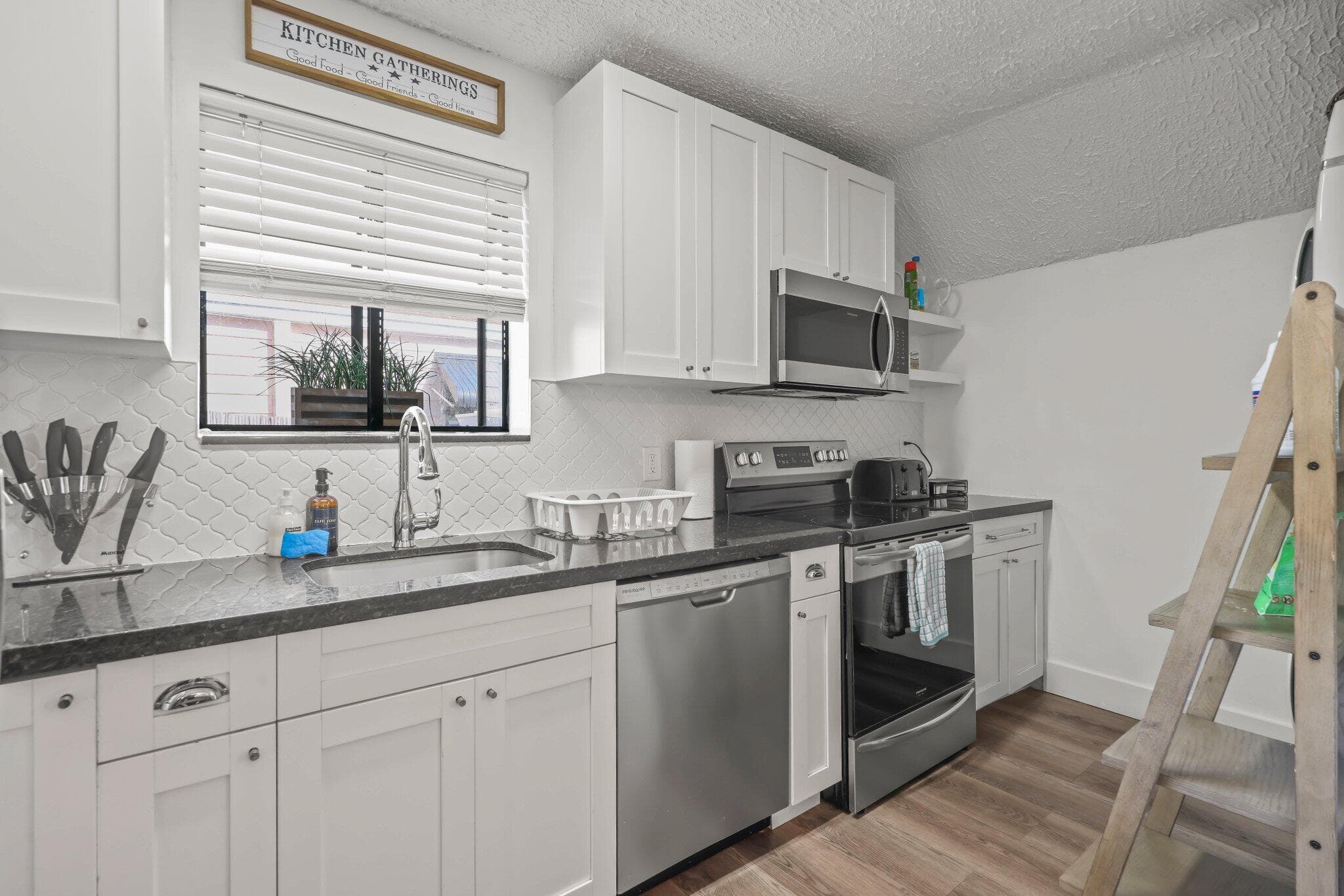 812 S N Street, Lake Worth Beach, FL 33460 — photo 14 of 81