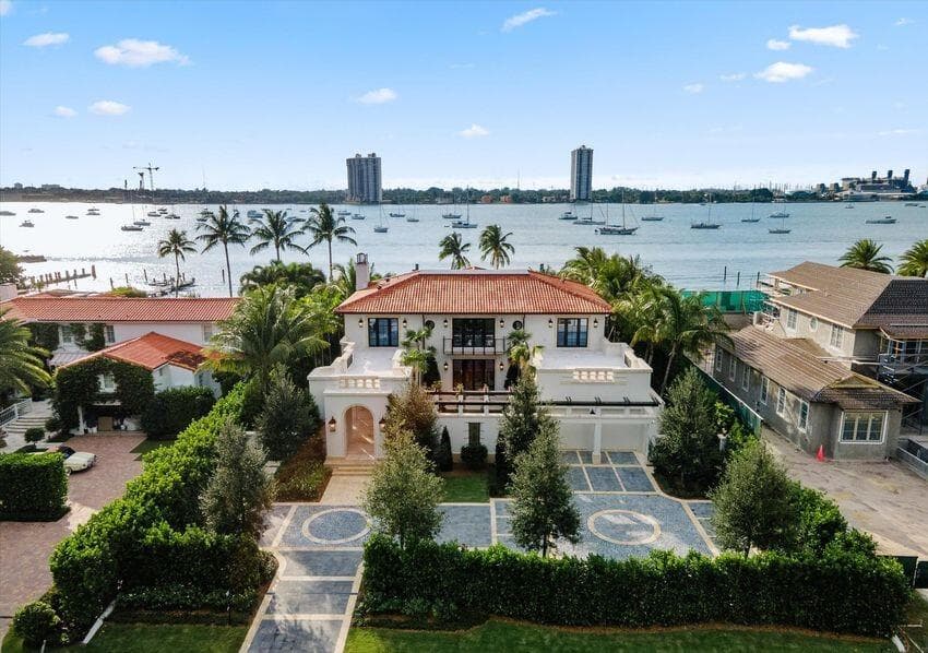 1260 N Lake Way, Palm Beach, FL 33480 — photo 1 of 80