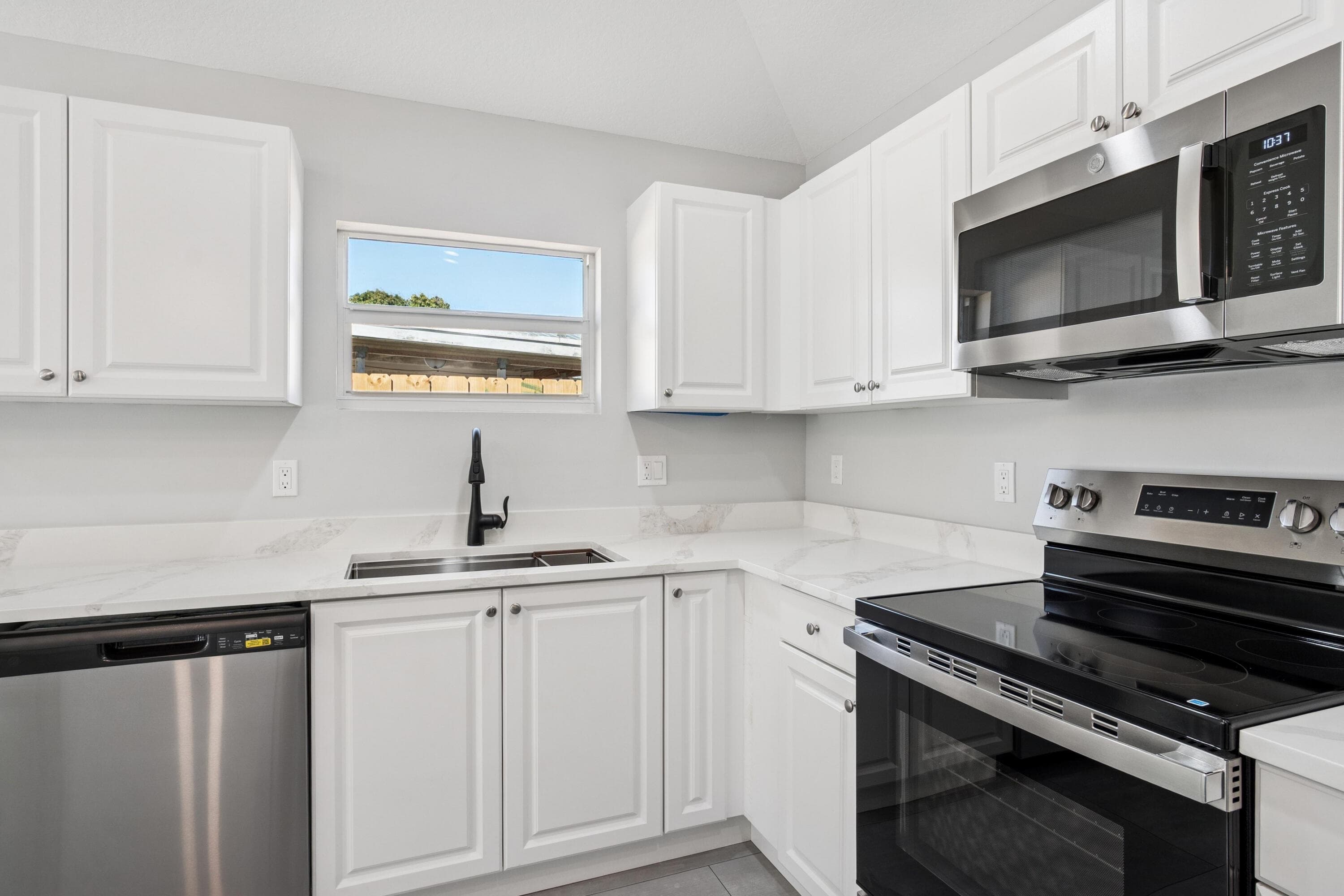 5232 SE 55th Terrace, Stuart, FL 34997 — photo 6 of 33