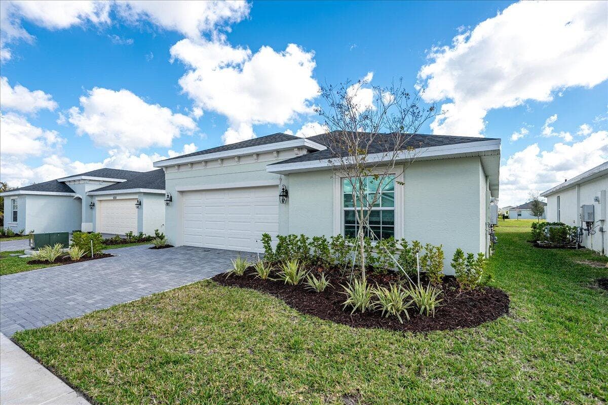 6331 NW Windwood Way, Port St. Lucie, FL 34987 — photo 2 of 32
