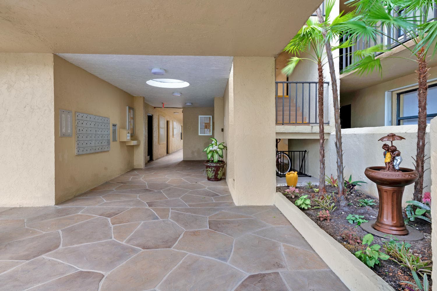 890 N Federal Highway 406, Lantana, FL 33462 — photo 5 of 63