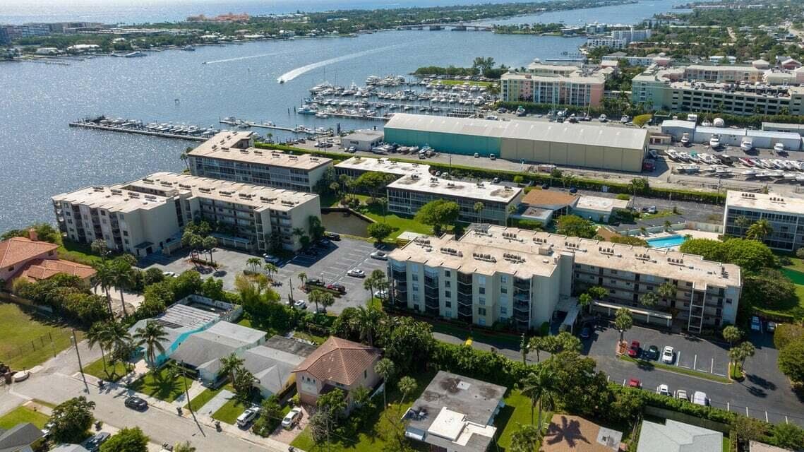 890 N Federal Highway 406, Lantana, FL 33462 — photo 38 of 63