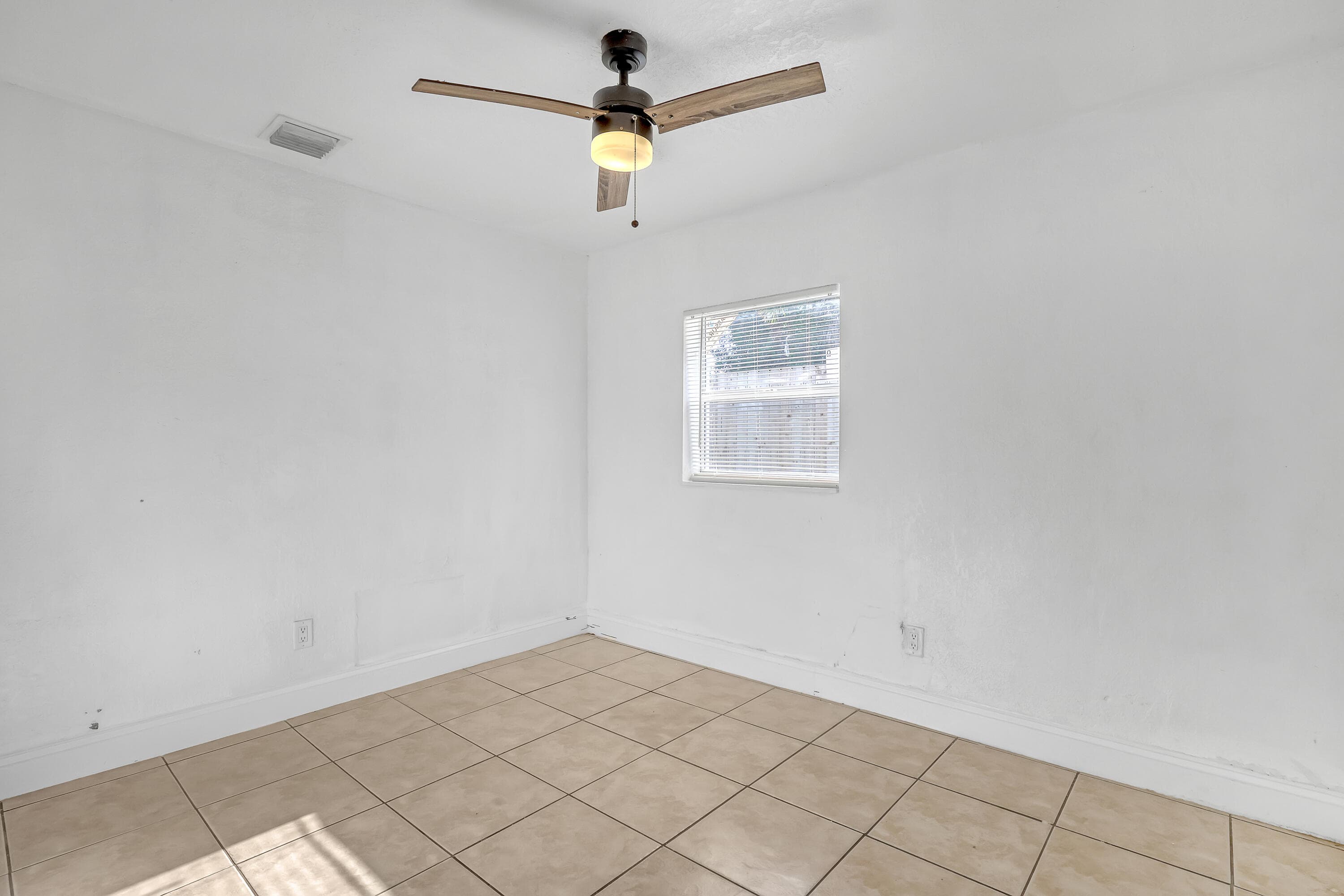 180 W 15th Street, Riviera Beach, FL 33404 — photo 37 of 45