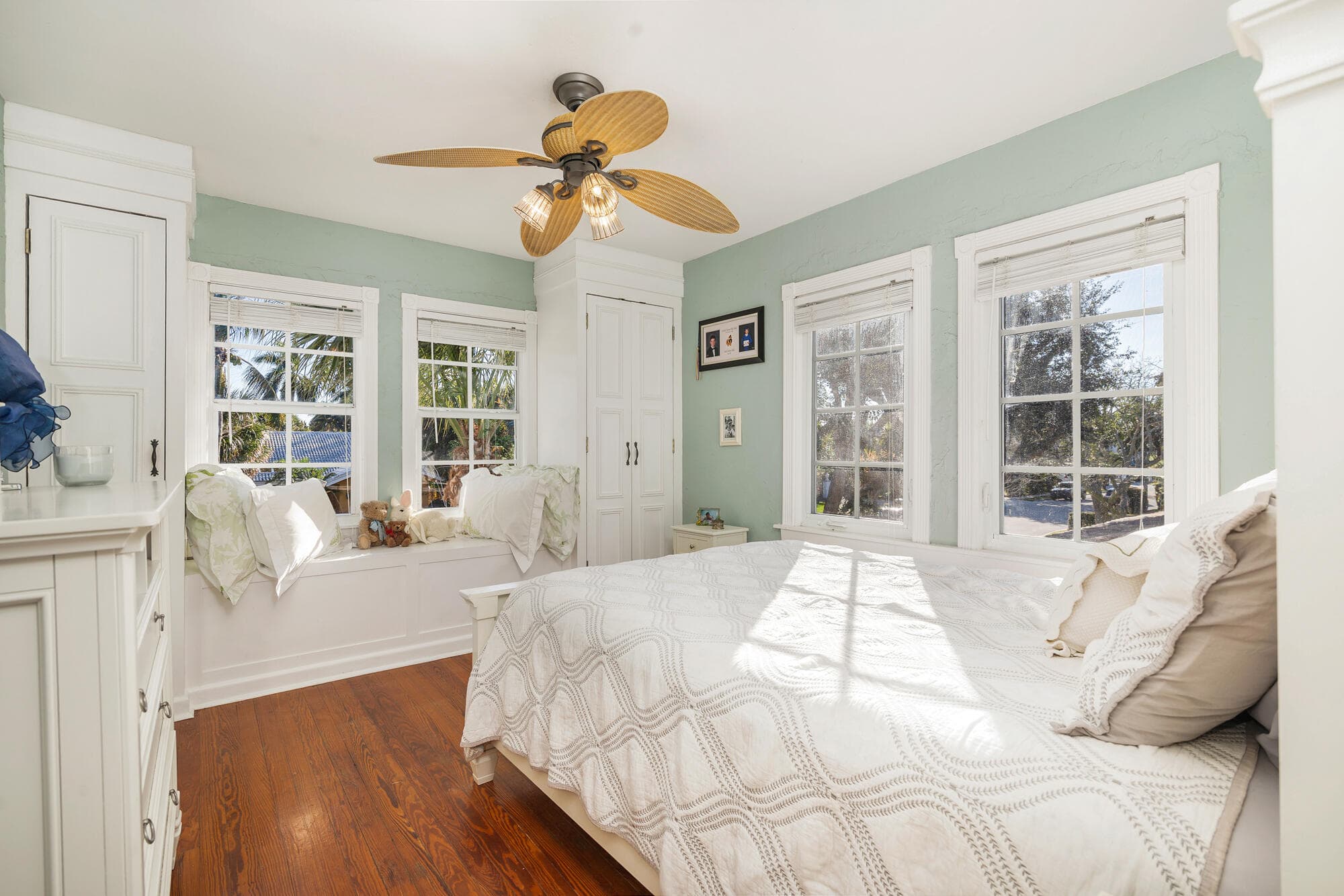 137 Edgewood Drive, West Palm Beach, FL 33405 — photo 25 of 42
