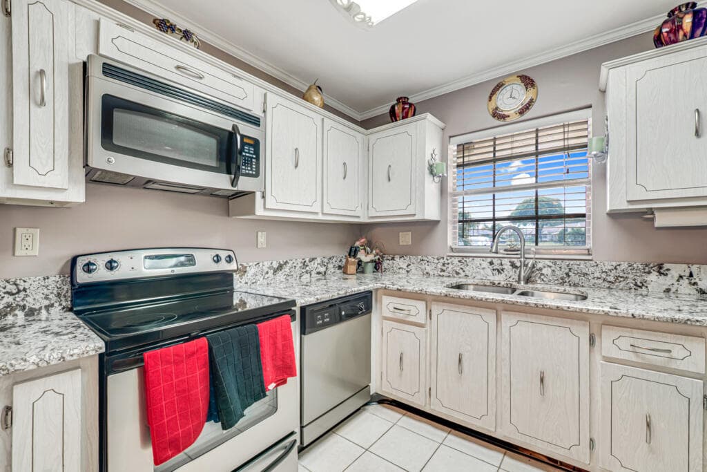 5030 Lakefront Boulevard D, Delray Beach, FL 33484 — photo 11 of 40
