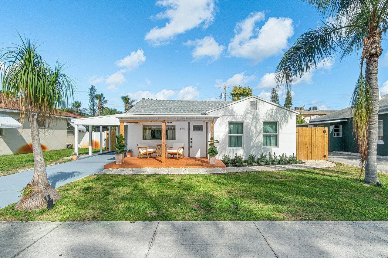 423 W Ocean Avenue, Lantana, FL 33462 — photo 2 of 53