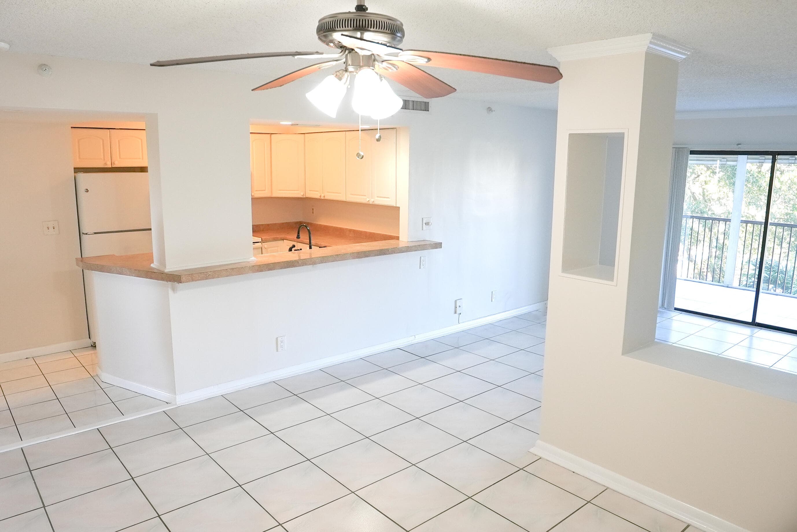 2112 S Cypress Bend Drive 404, Pompano Beach, FL 33069 — photo 2 of 24