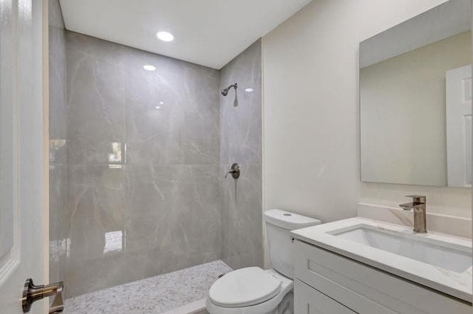 2016 Avenue S, Riviera Beach, FL 33404 — photo 12 of 17