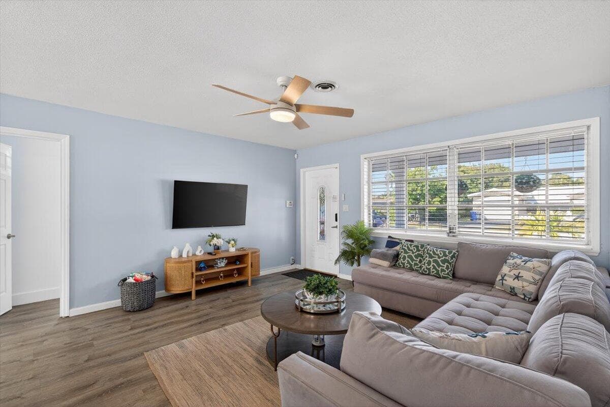 110 NE 30th Street, Pompano Beach, FL 33064 — photo 6 of 31