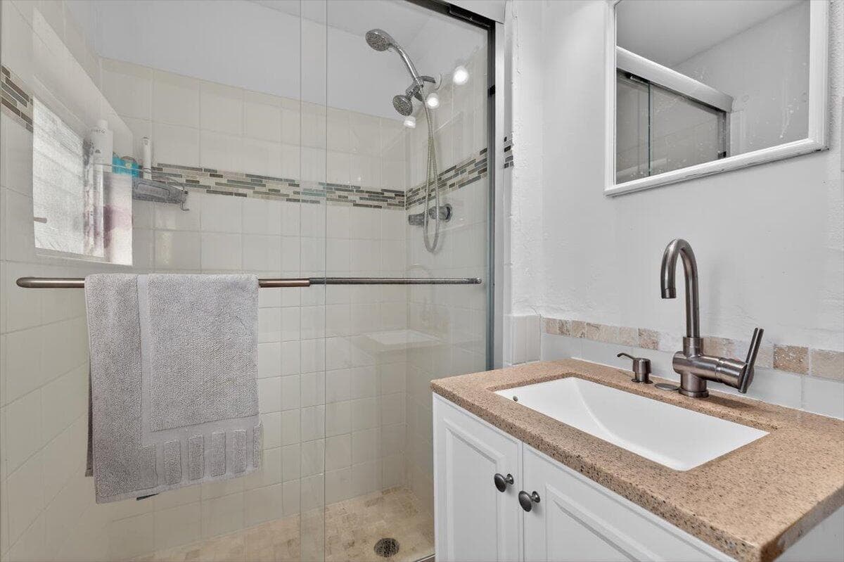 110 NE 30th Street, Pompano Beach, FL 33064 — photo 14 of 31