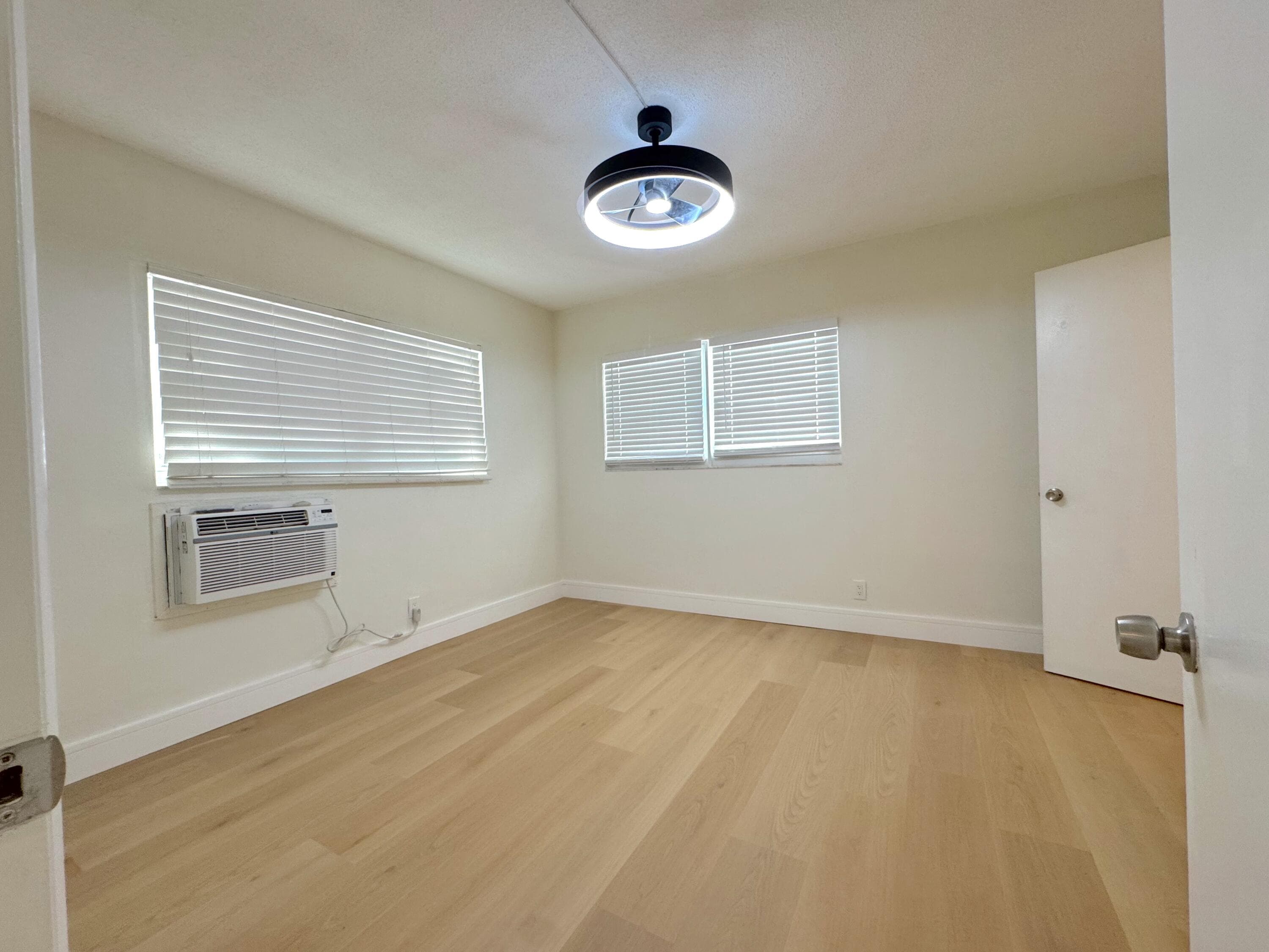 2815 NE 33rd Avenue 106, Fort Lauderdale, FL 33308 — photo 5 of 33