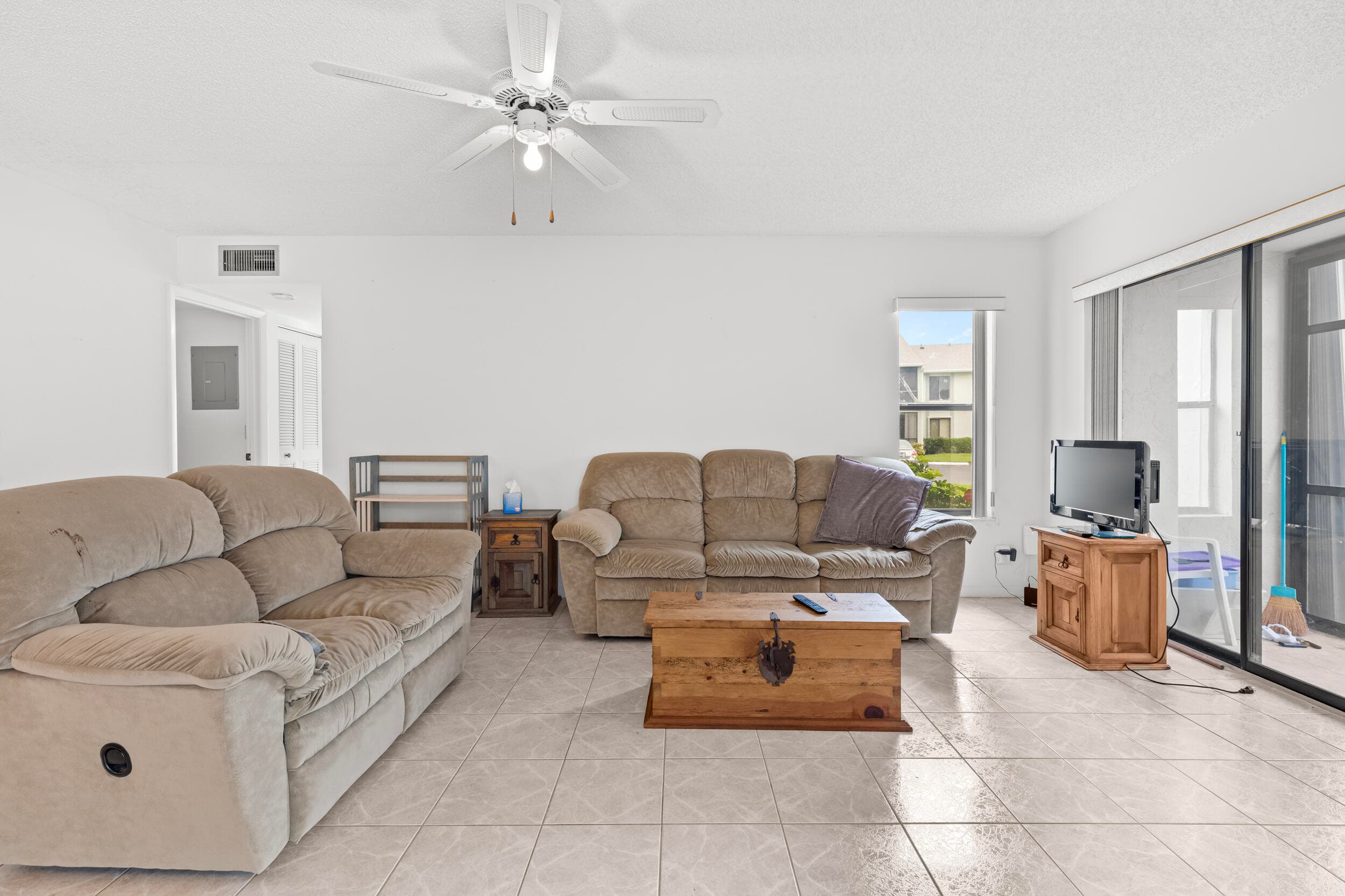 3664 Alder Drive D1, West Palm Beach, FL 33417 — photo 4 of 21