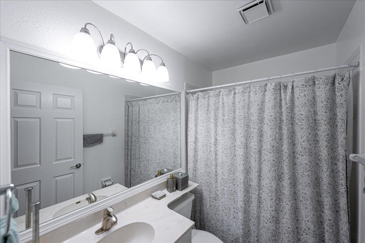 1827 Aynsley Way 5, Vero Beach, FL 32966 — photo 22 of 43