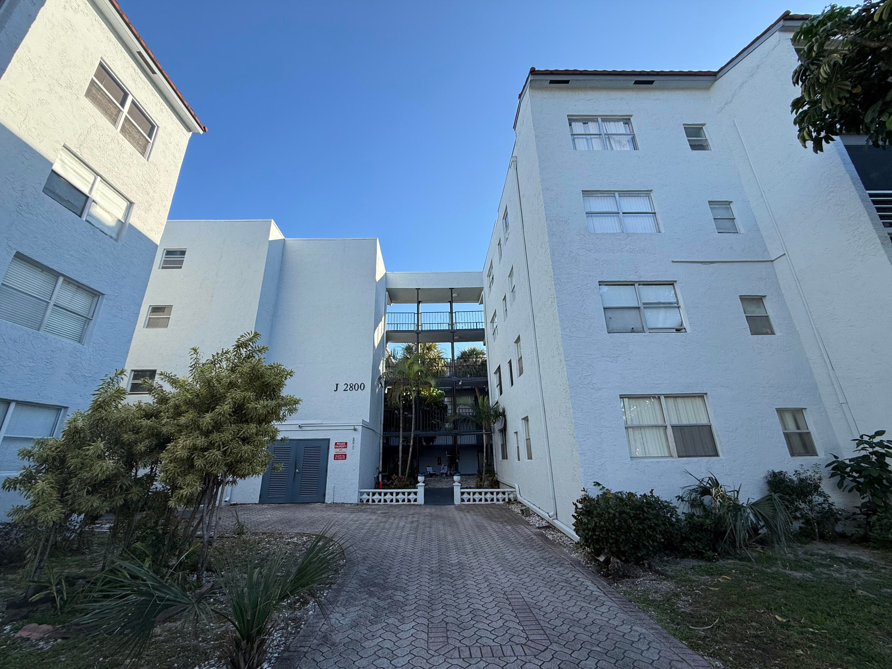 2800 Somerset Drive 304j, Lauderdale Lakes, FL 33311 — photo 1 of 1