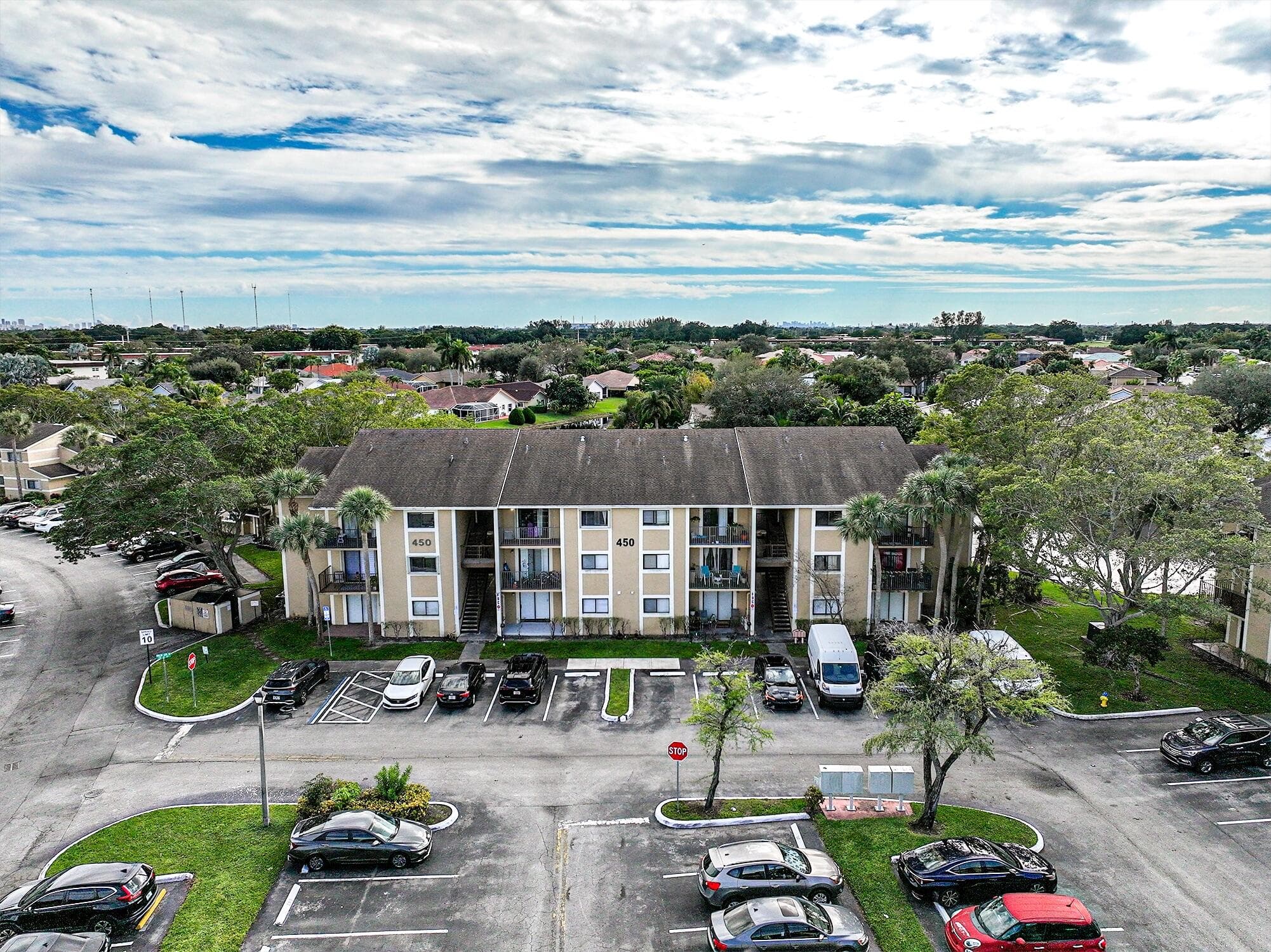450 Palm Circle 106, Pembroke Pines, FL 33025 — photo 1 of 87