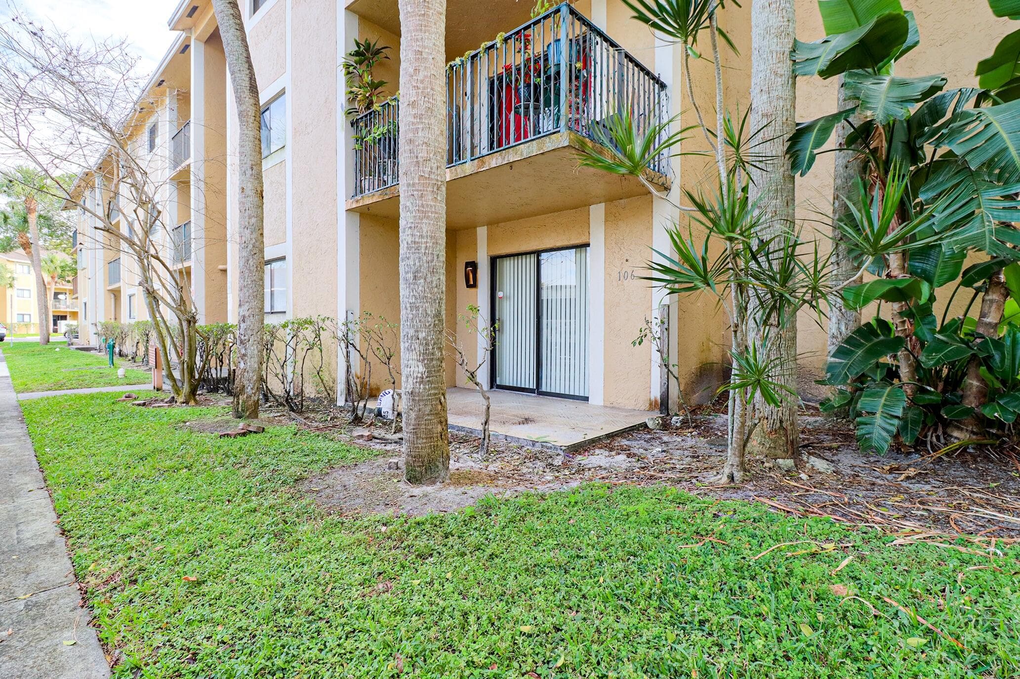 450 Palm Circle 106, Pembroke Pines, FL 33025 — photo 50 of 87