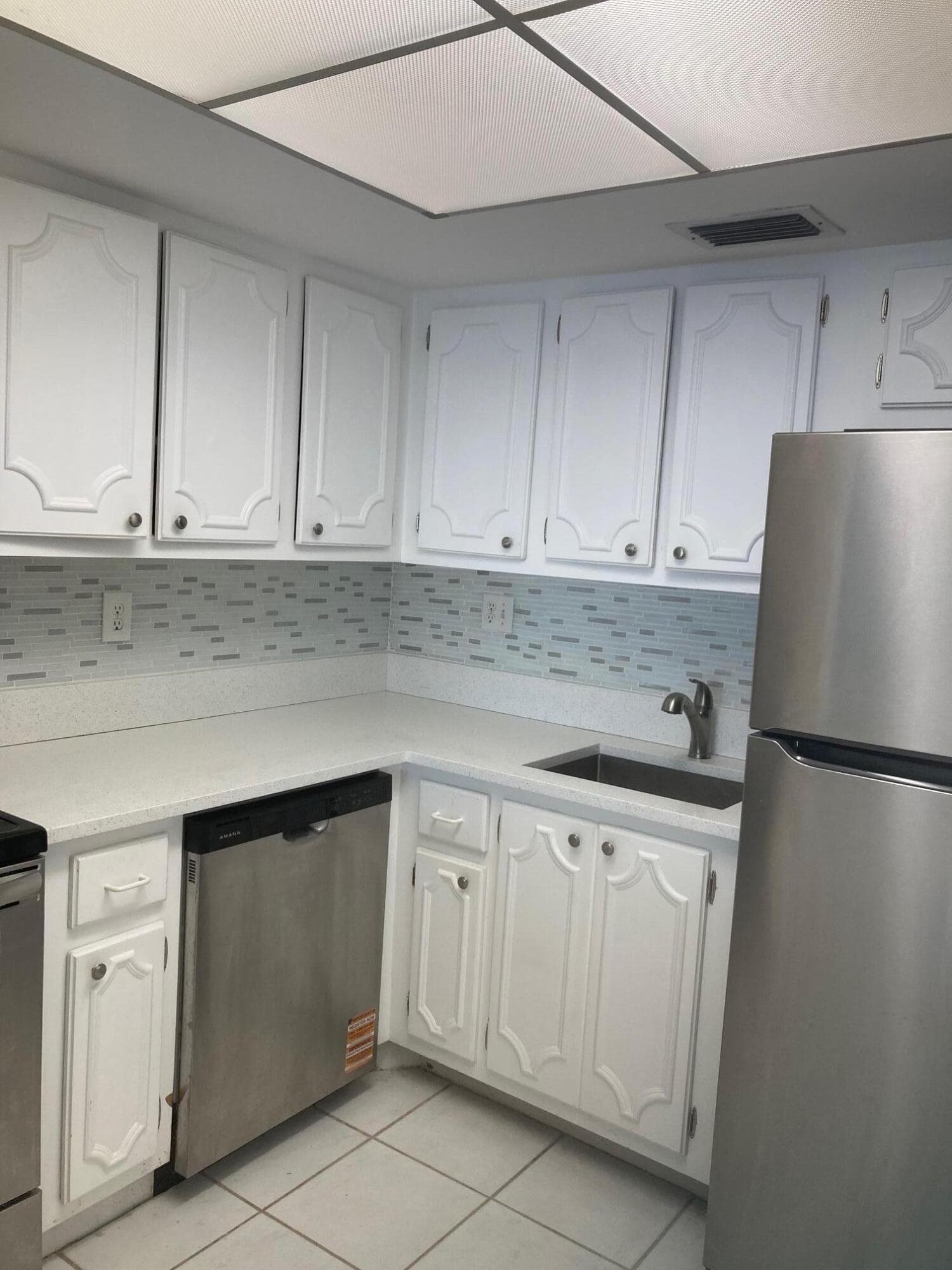 2936 Lake Shore Drive 409, Riviera Beach, FL 33404 — photo 5 of 10