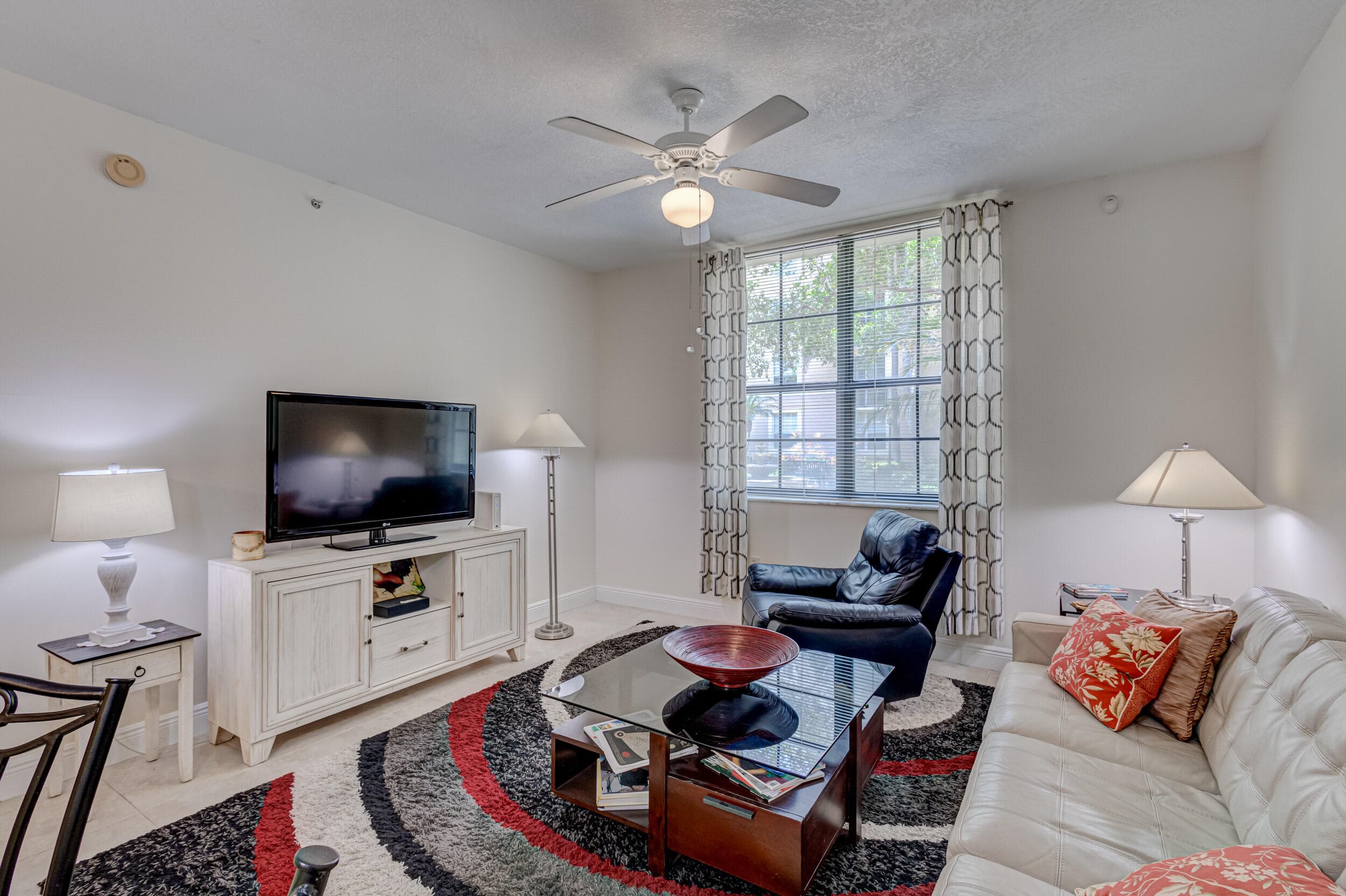 630 S Sapodilla Avenue 112, West Palm Beach, FL 33401 — photo 5 of 63